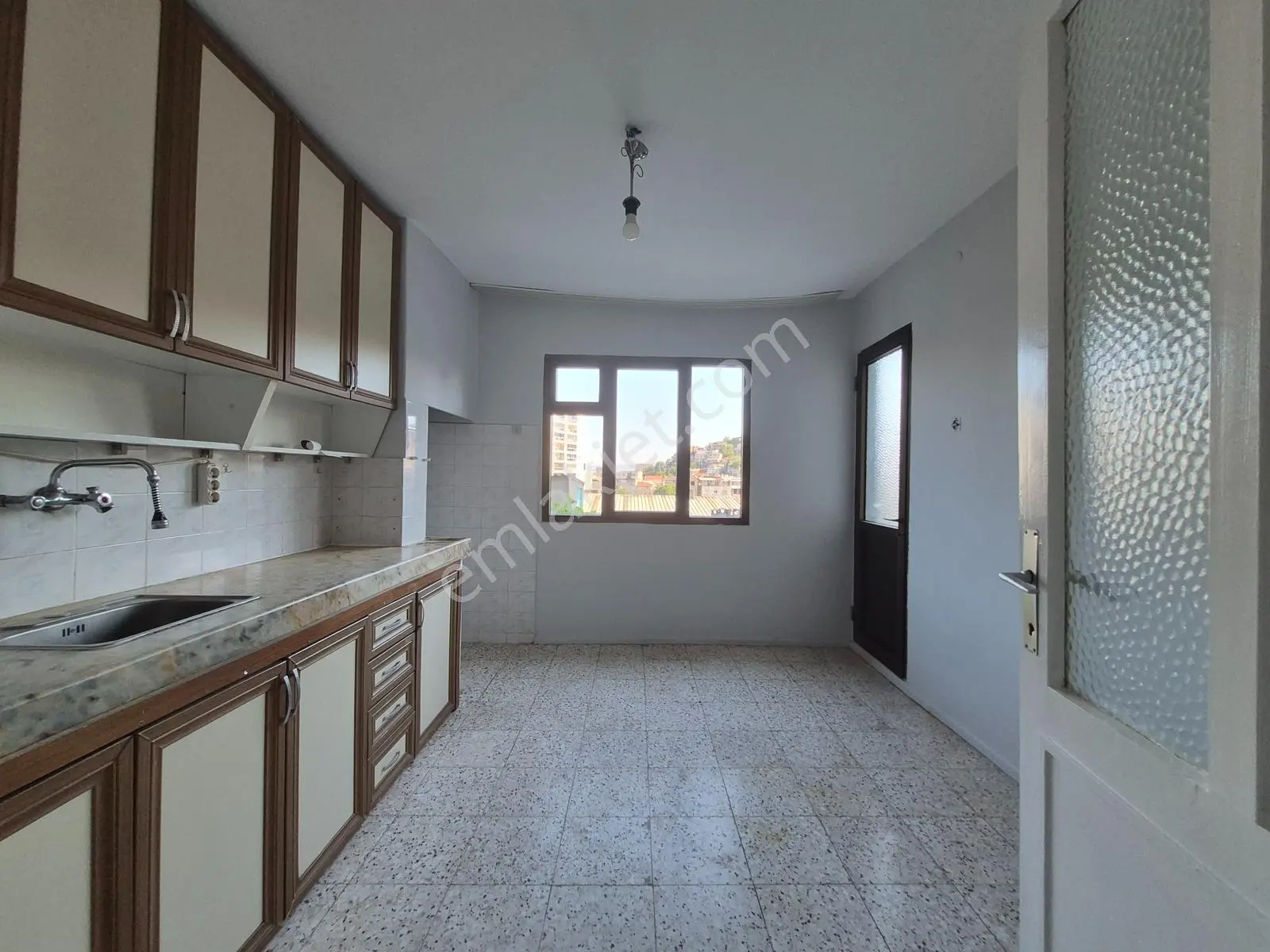Karşıyaka Örnekköyde 3+1 Boş Kiralık Daire Kanıt Emlaktan - Görsel 16