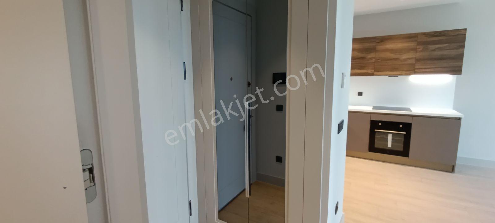 İzmir Umurbey Mahallesi Evora Sitesinde Kiralık Geniş 1+1 Daire - Görsel 10