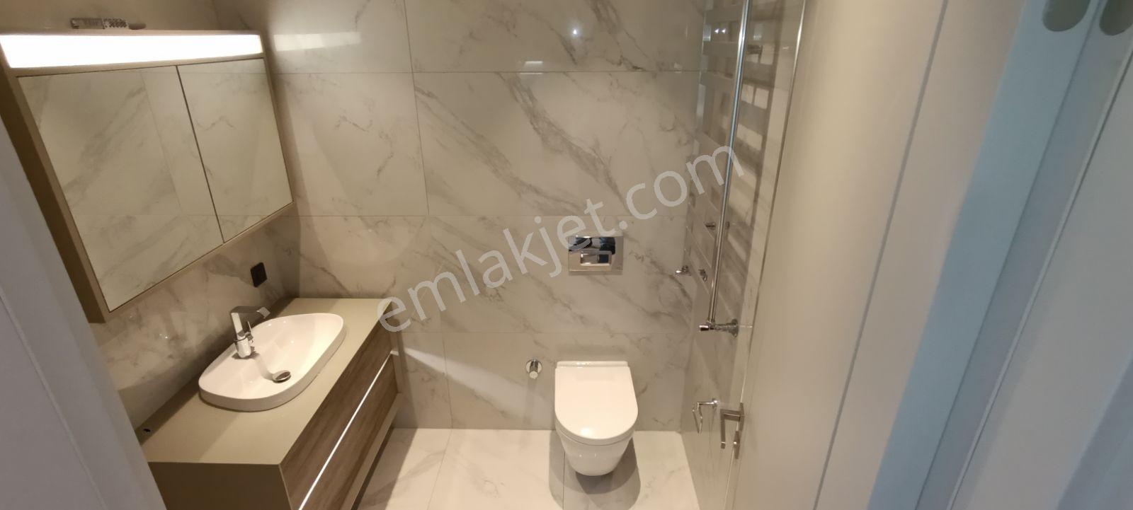 İzmir Umurbey Mahallesi Evora Sitesinde Kiralık Geniş 1+1 Daire - Görsel 9