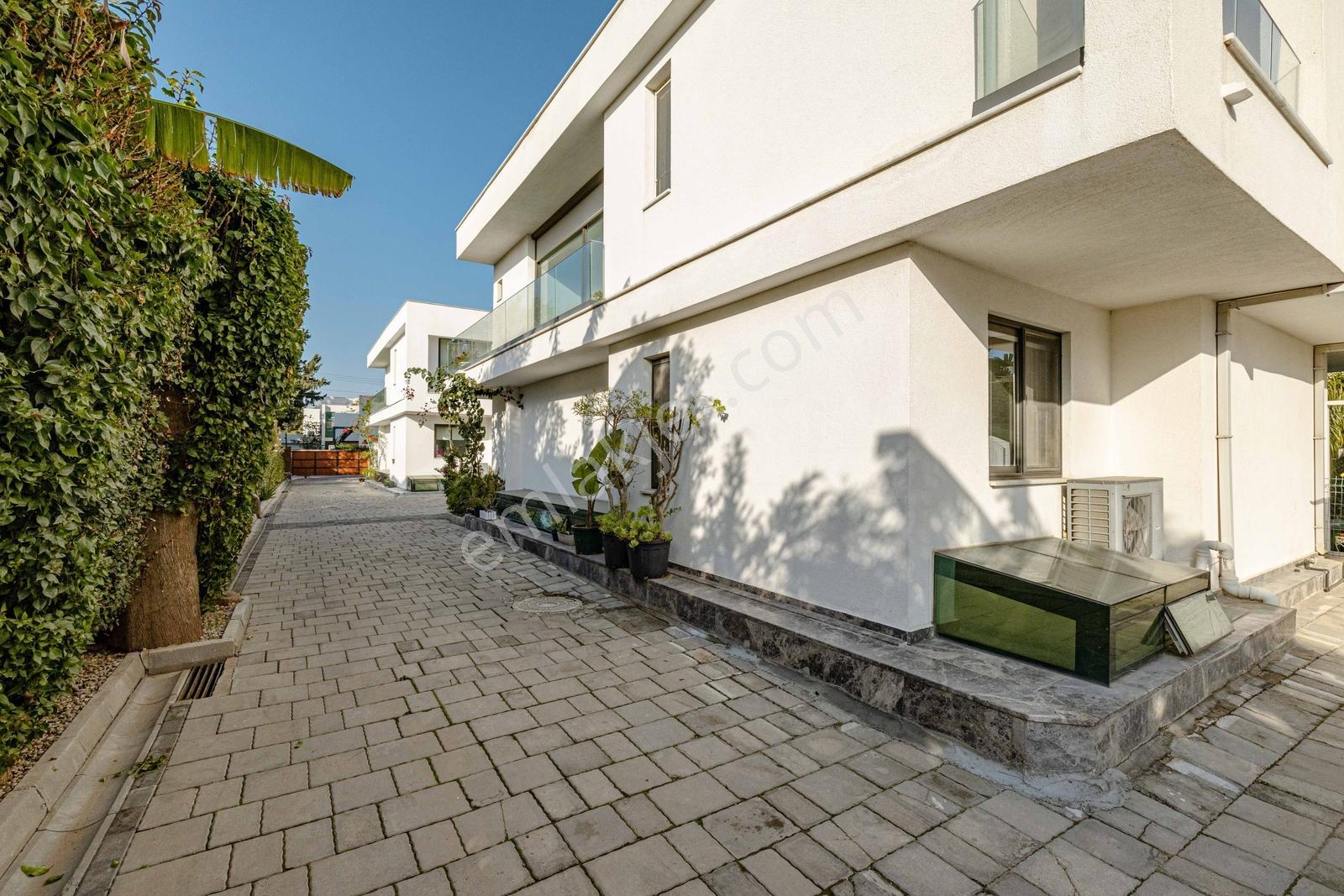 Fiyat Avantajlı Satılık! Ortakent Yalıda Müstakil Havuzlu Villa - Görsel 37