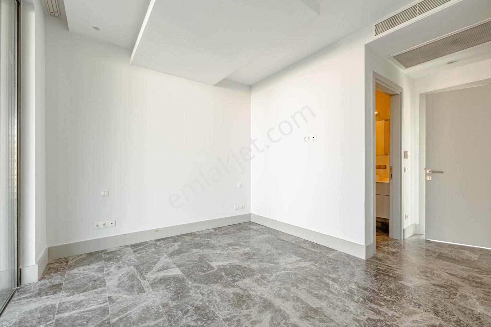 Fiyat Avantajlı Satılık! Ortakent Yalıda Müstakil Havuzlu Villa - Görsel 26