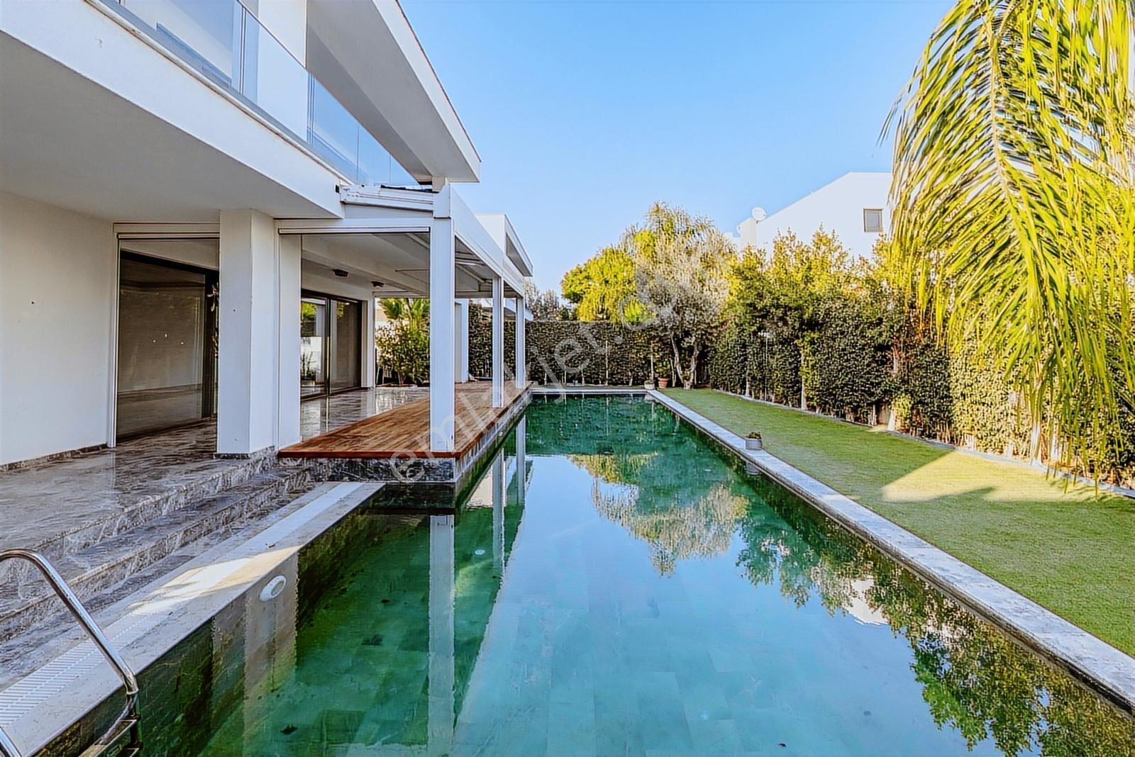 Fiyat Avantajlı Satılık! Ortakent Yalıda Müstakil Havuzlu Villa - Görsel 21