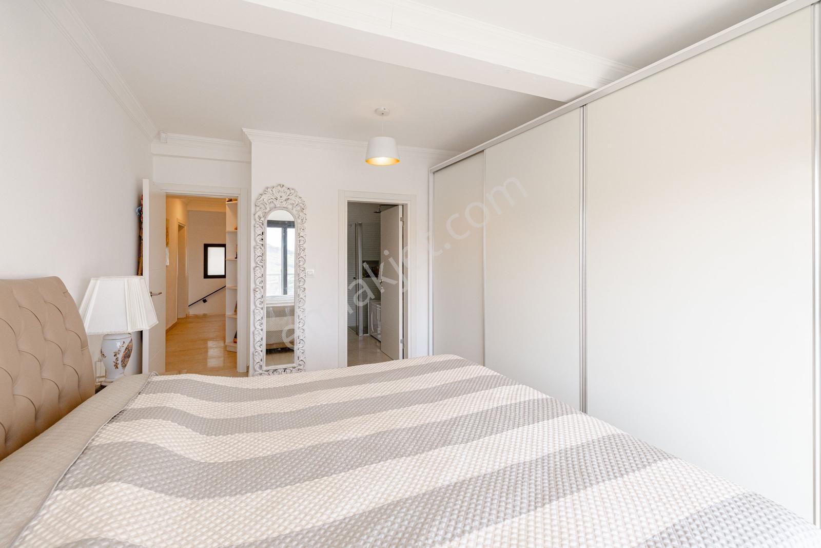 Bodrum Kargı Koyu'nda Muhteşem Manzaraya Sahip Tripleks Villa - Görsel 39