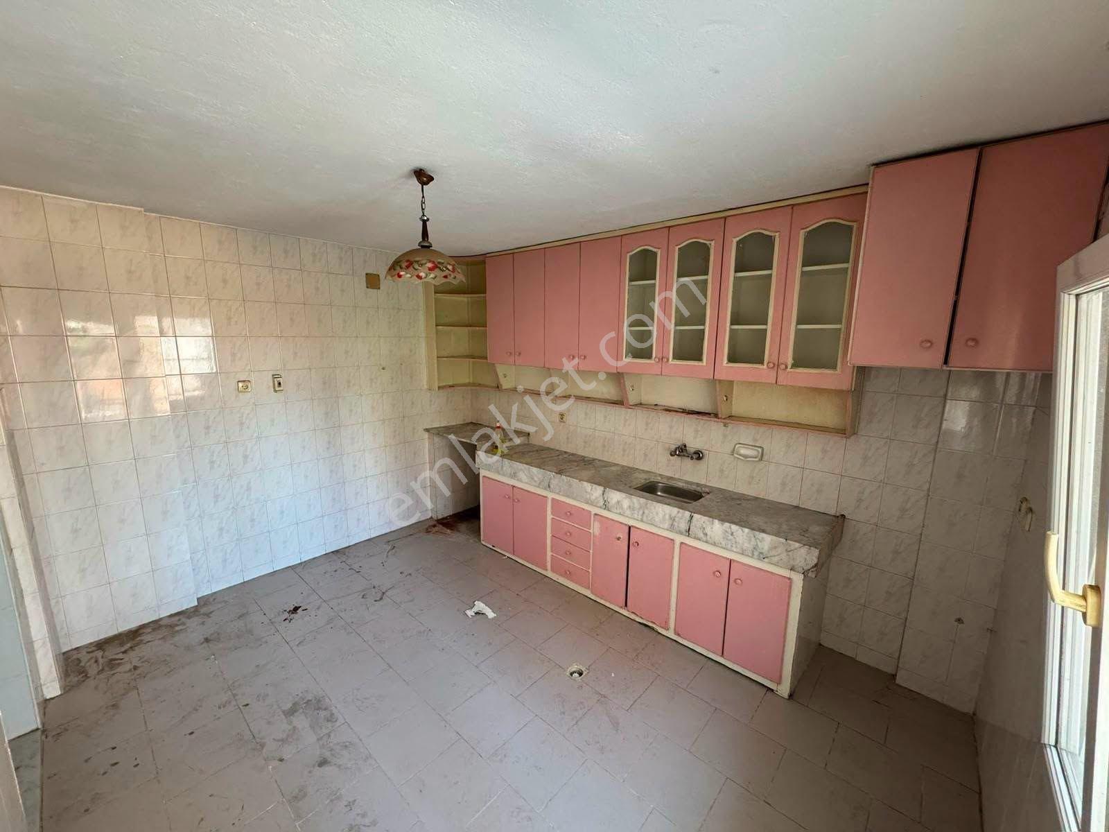 Turgutlu Şehitler Mahallesi'nde Kiralık 100 M² 2+1 Daire 1. Kat - Görsel 13