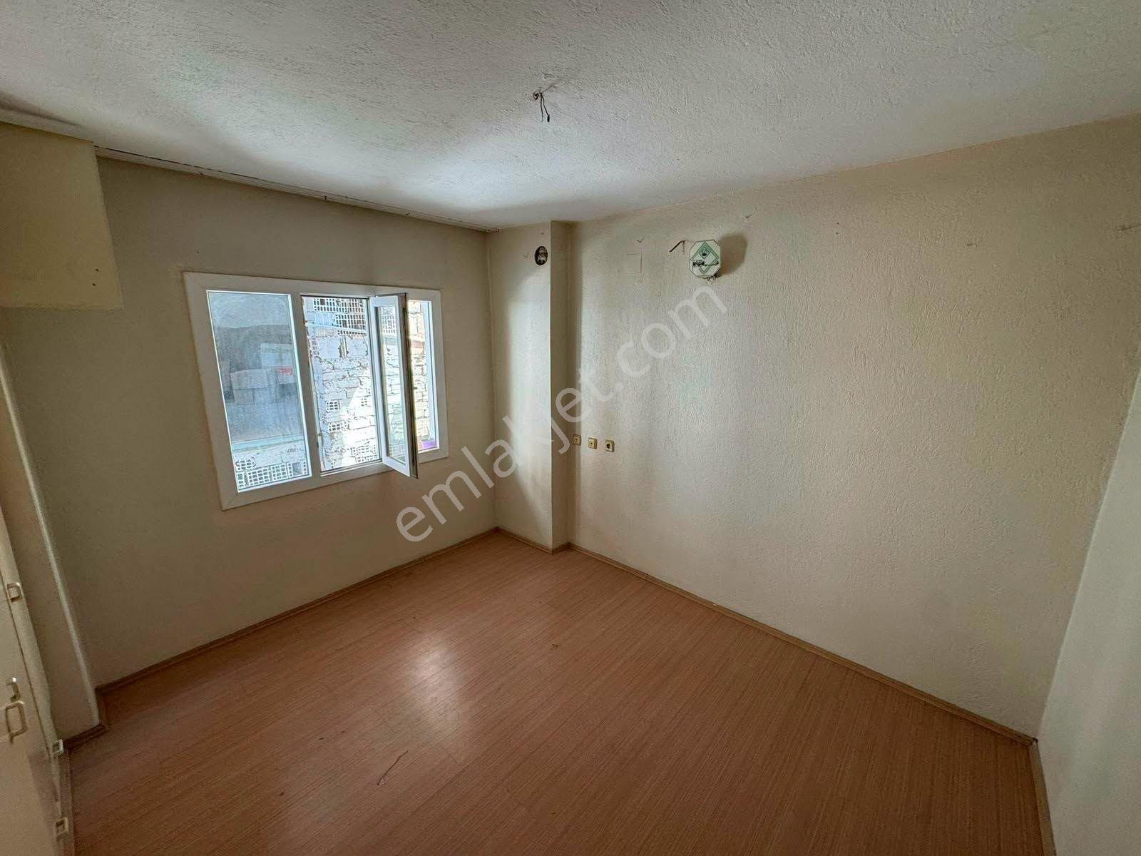 Turgutlu Şehitler Mahallesi'nde Kiralık 100 M² 2+1 Daire 1. Kat - Görsel 8