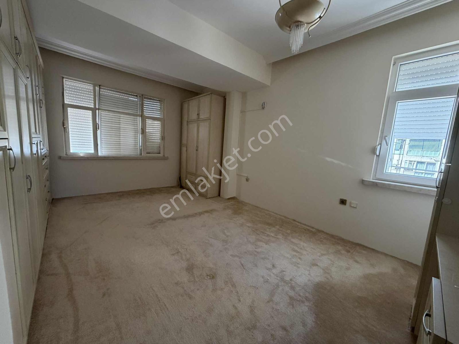 Şehrin Merkezinde Geniş Ve Ferah 3+1 Kiralık Daire - Görsel 5
