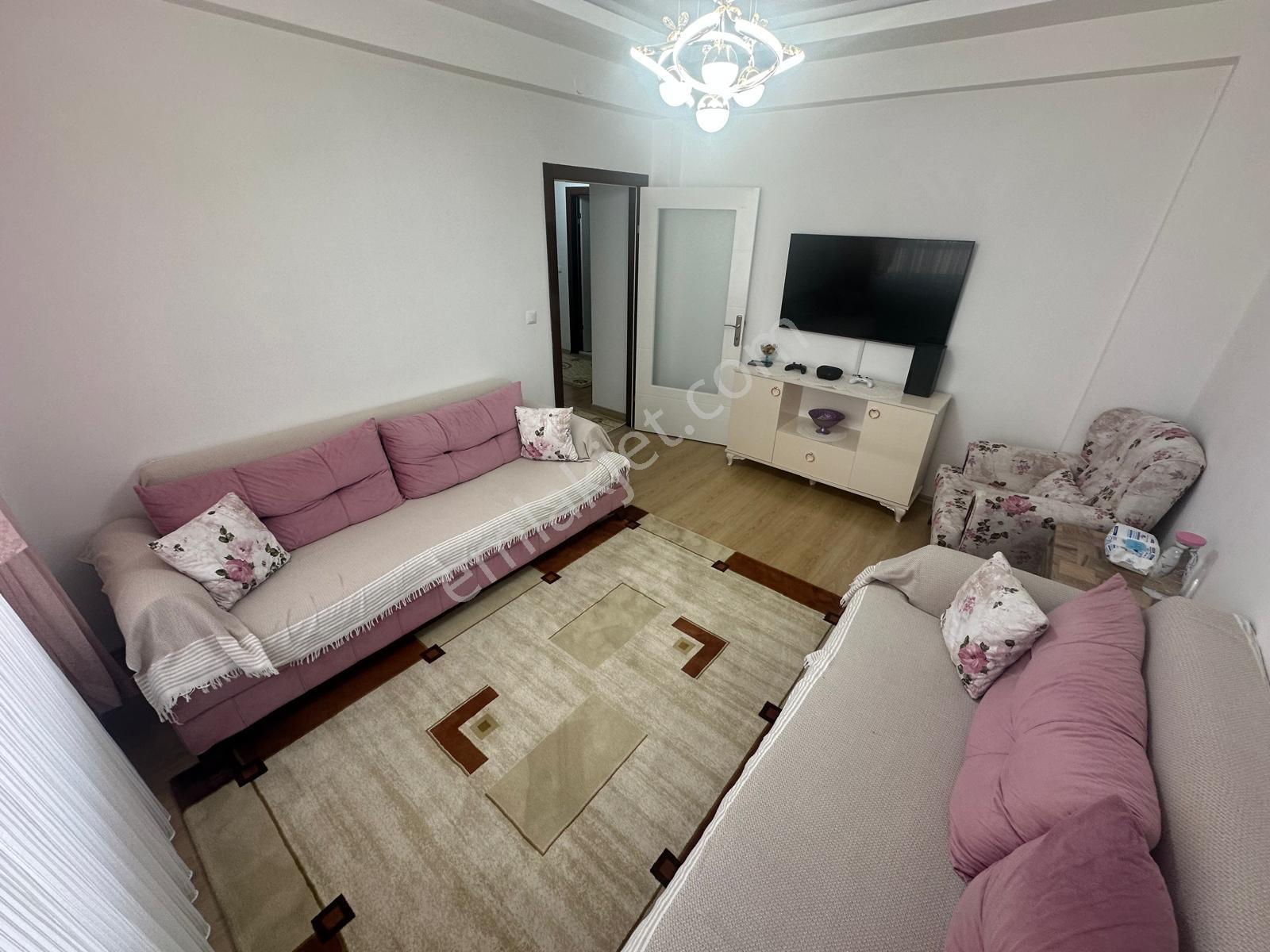Keçiörende Kat Konumlu 2+1 Yapılı Asansörlü Geniş Daire - Görsel 3