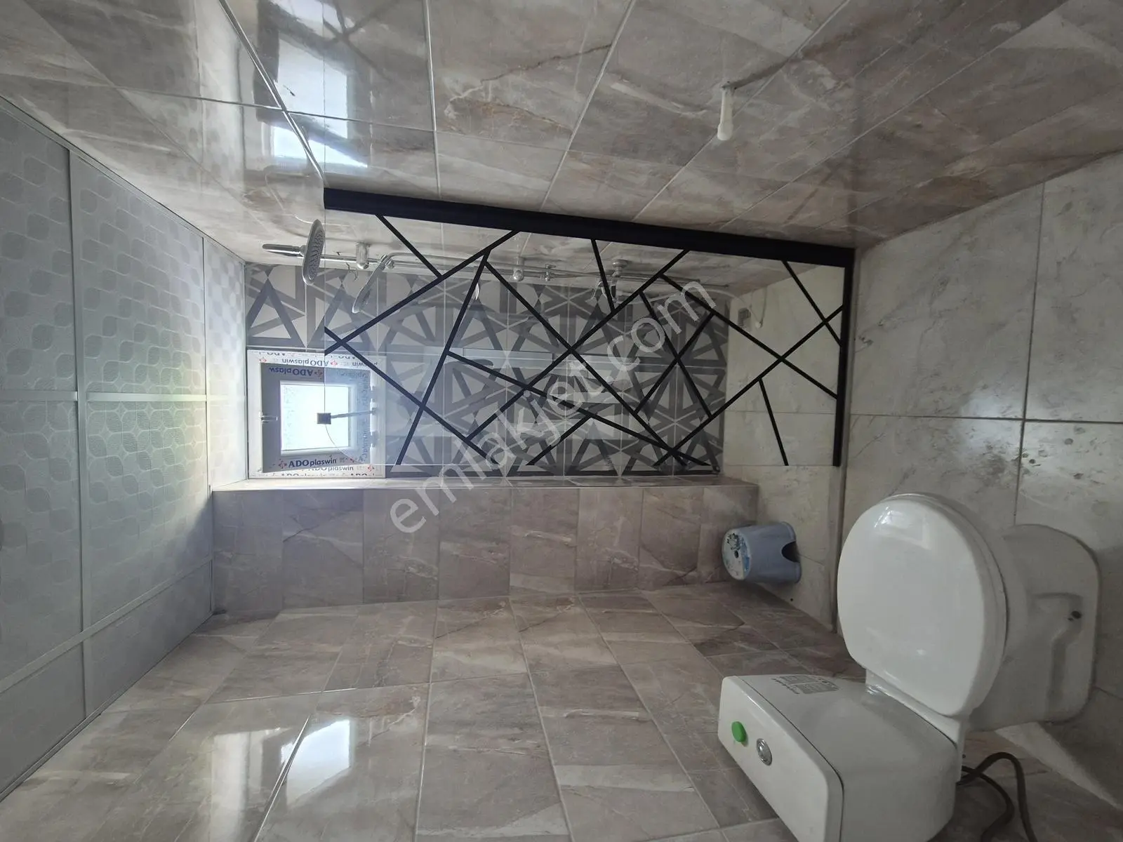 Gültepe'de 1+1 Eşyalı Az Katlı Balkonlu Caddeye Yakın Kiralık - Görsel 13