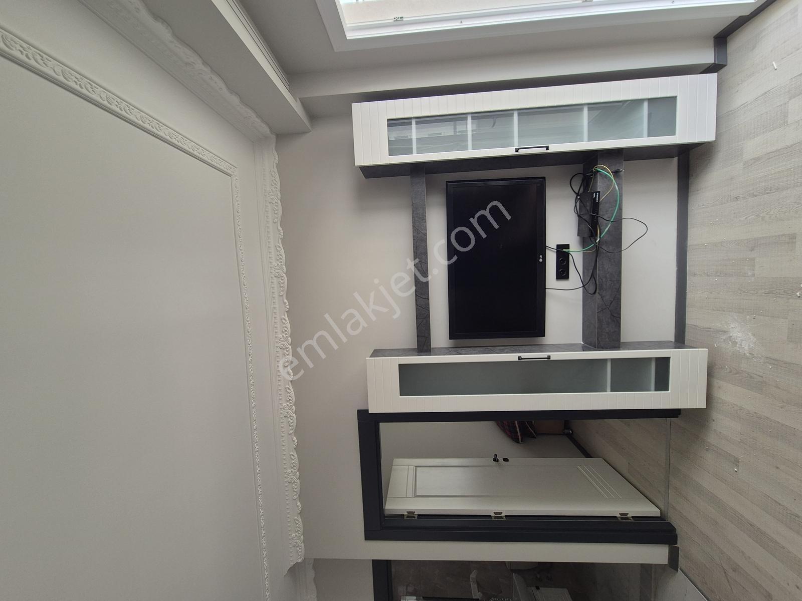 Gültepe'de 1+1 Eşyalı Az Katlı Balkonlu Caddeye Yakın Kiralık - Görsel 6