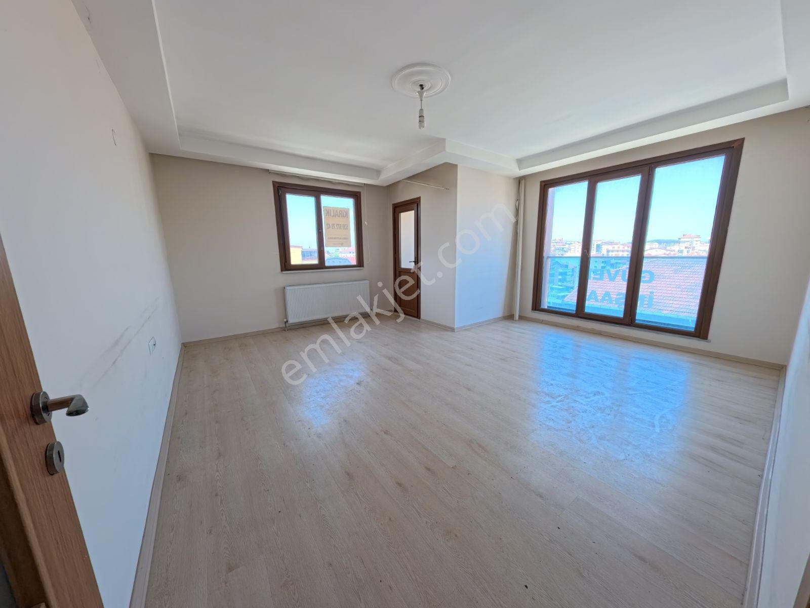 Özgürlük Mah.5+1 Çift Mutfaklı Asansörlü Kiralık Üst Dubleks - Görsel 8
