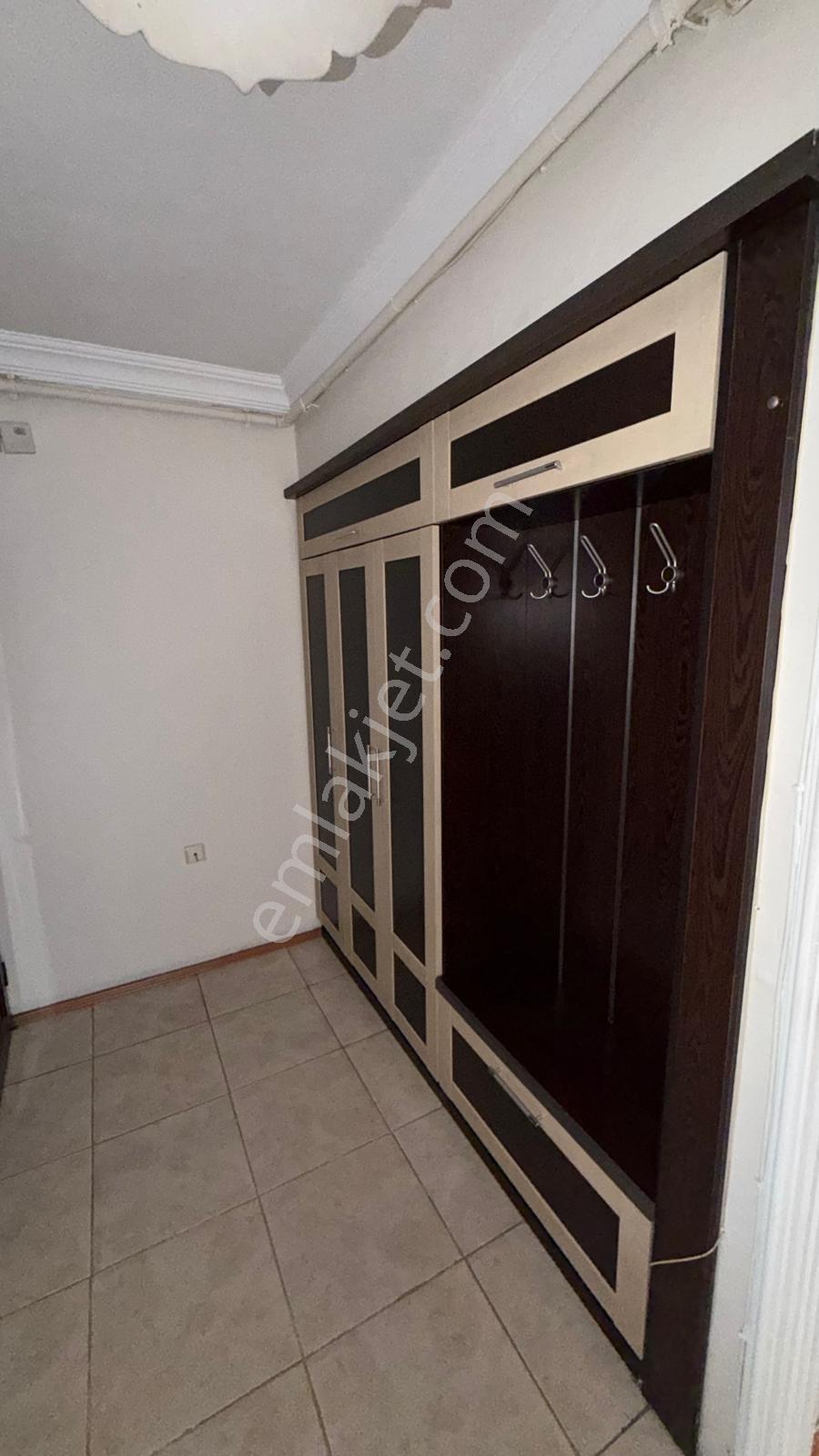 Karşıyaka'da Merkezi Konumda D.gazlı Asansörlü 2+1 Kiralık Daire - Görsel 7