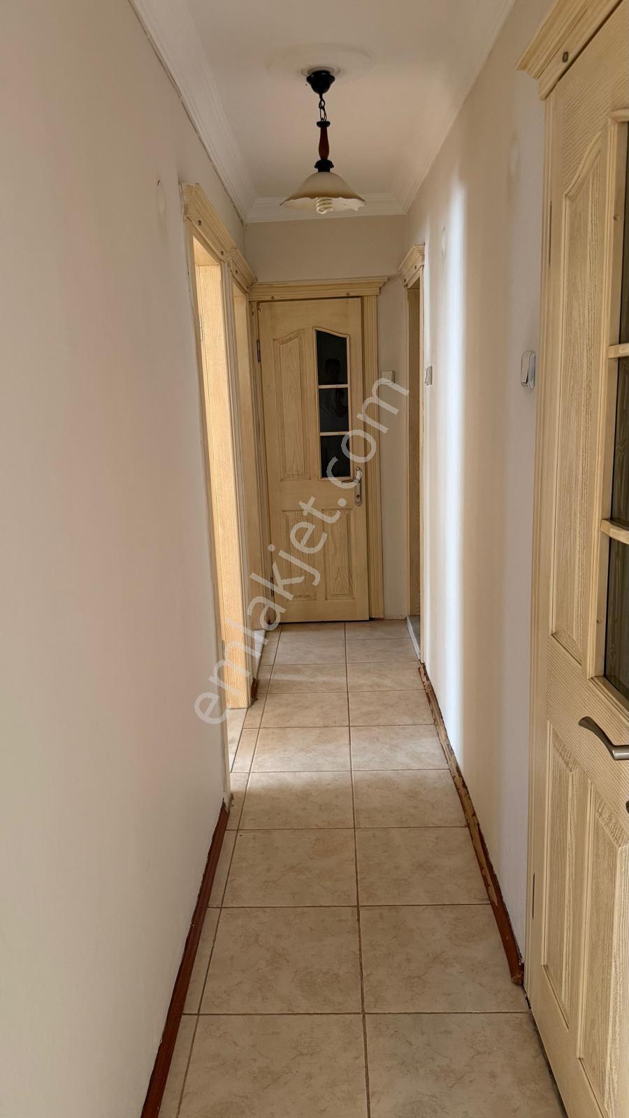 Karşıyaka'da Merkezi Konumda D.gazlı Asansörlü 2+1 Kiralık Daire - Görsel 27