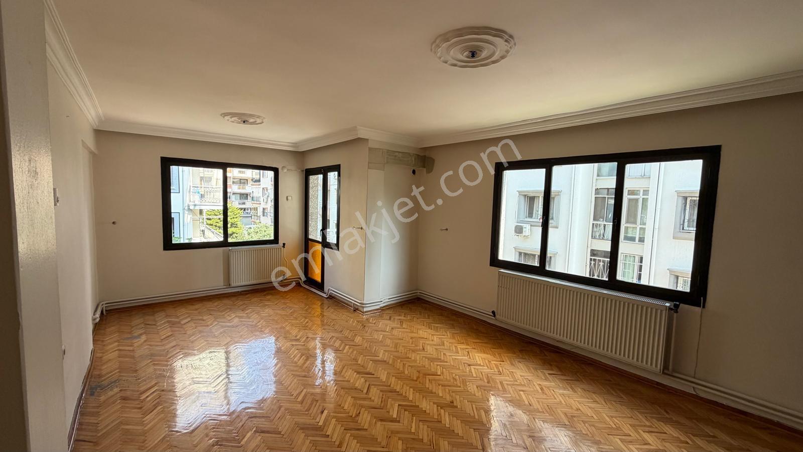 Karşıyaka'da Merkezi Konumda D.gazlı Asansörlü 2+1 Kiralık Daire - Görsel 2