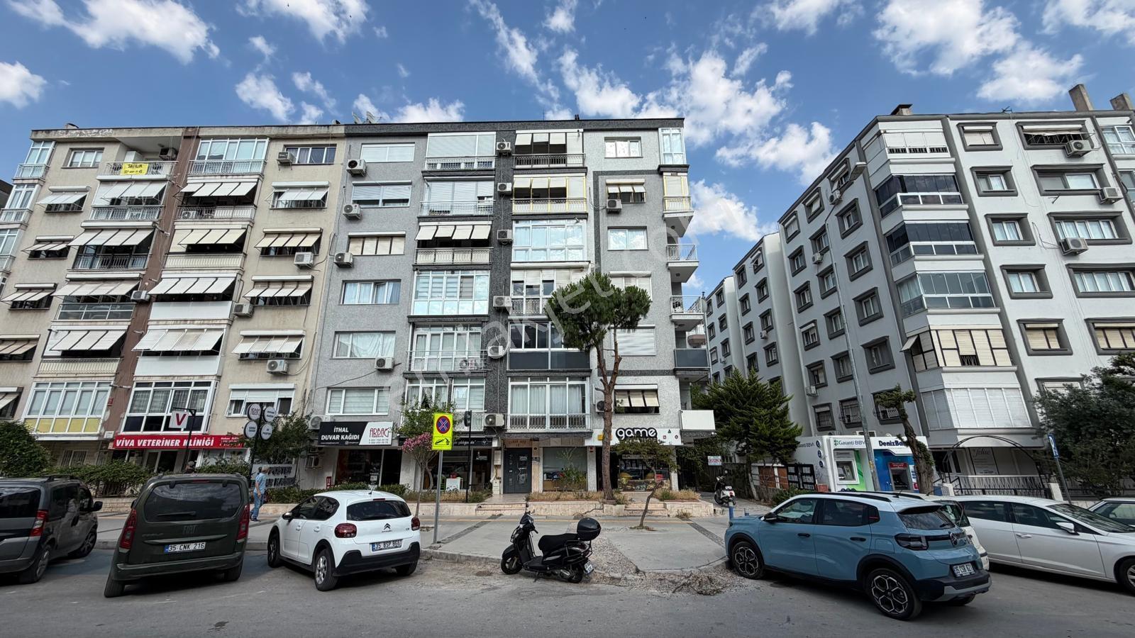 Karşıyaka'da Merkezi Konumda D.gazlı Asansörlü 2+1 Kiralık Daire - Görsel 24