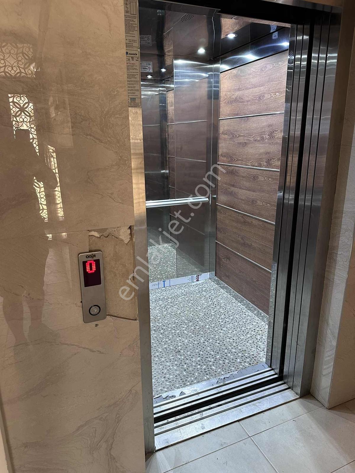 Harika Konumda 1+1 Geniş Ferah Köşe Sıfır Kiralık Daire - Görsel 4