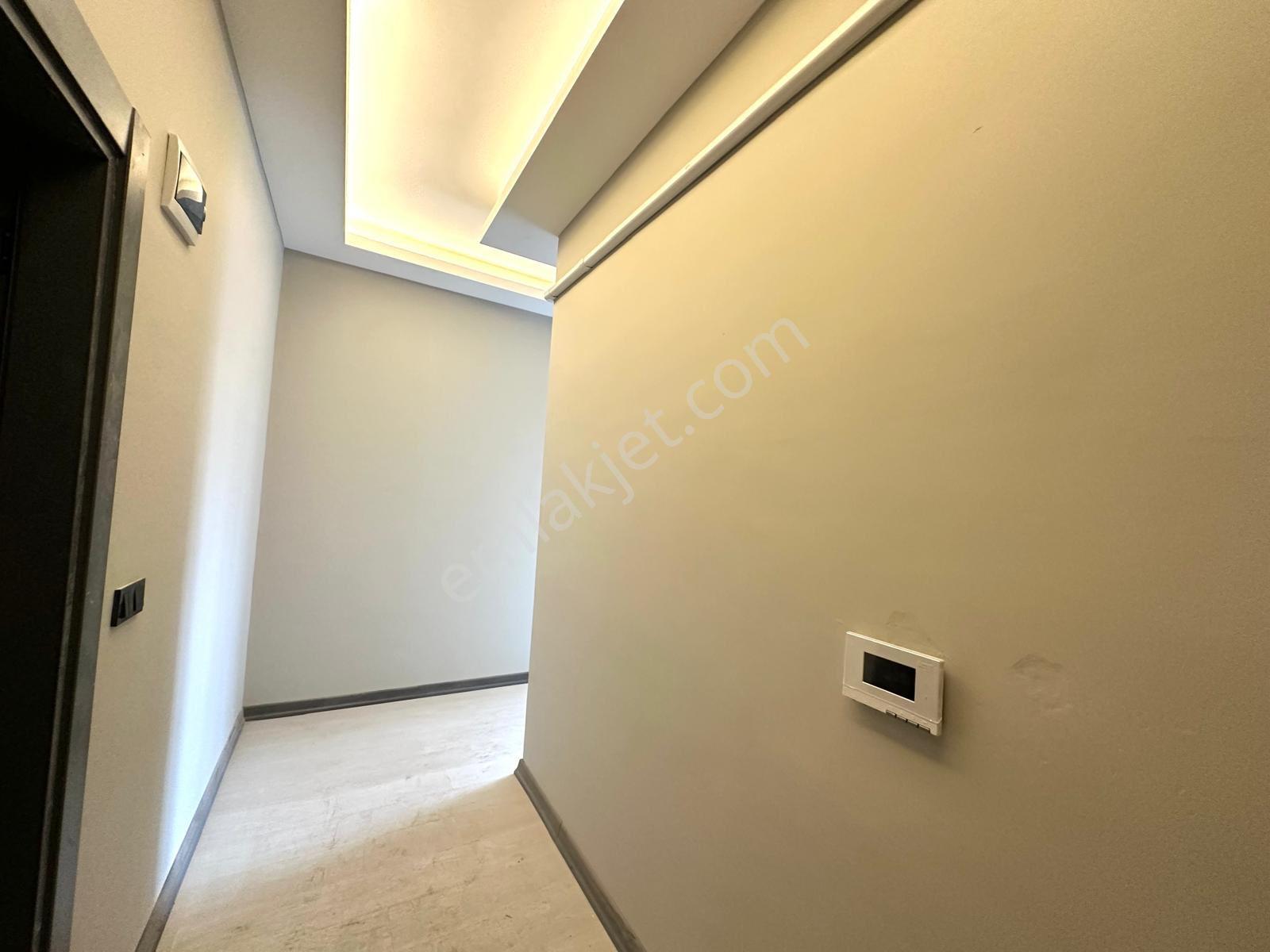 Sürer Emlak`tan Kiralık 1+1 Daire`miz Ana Cadde Üstünde Kalmakta - Görsel 7