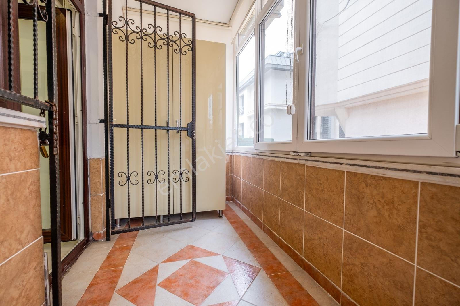 Florya Şenlikköy'de Tadilatlı Ve Temiz 3+1 Satılık Daire - Görsel 11