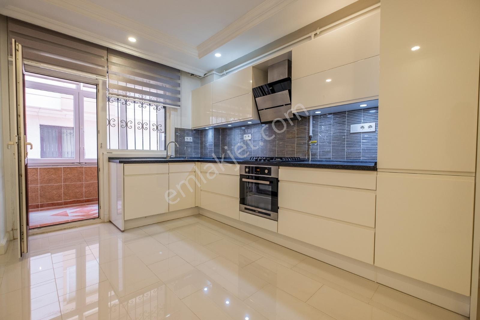 Florya Şenlikköy'de Tadilatlı Ve Temiz 3+1 Satılık Daire - Görsel 4