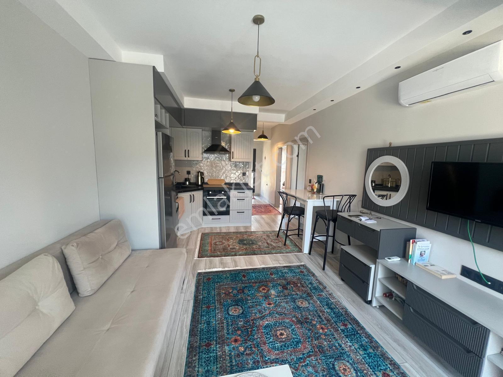 Kuştur Sahiline 550 Metre Havuzlu Ve Güvenlikli Sitede 2+1 - Görsel 19