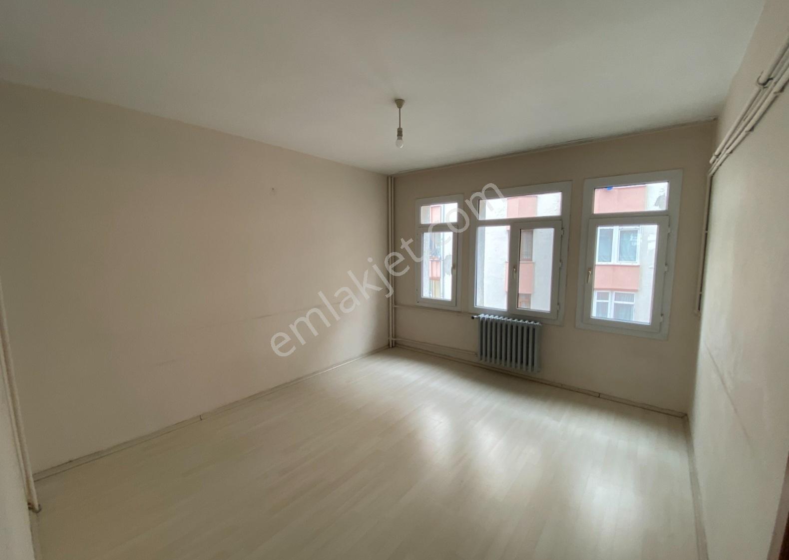Busem Emlaktan İzmit İn Kalbinde 3+1 - 130 M2 Arakat Daire - Görsel 5