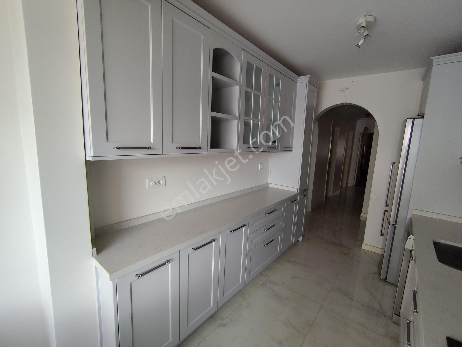 İzmit Yahyakaptanda Eşsiz Eşyalı Kiralık Daire 3+1 - Görsel 14