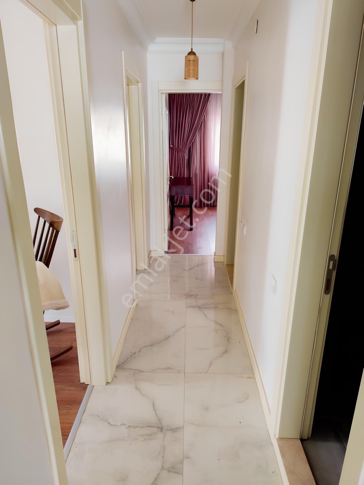İzmit Yahyakaptanda Eşsiz Eşyalı Kiralık Daire 3+1 - Görsel 3