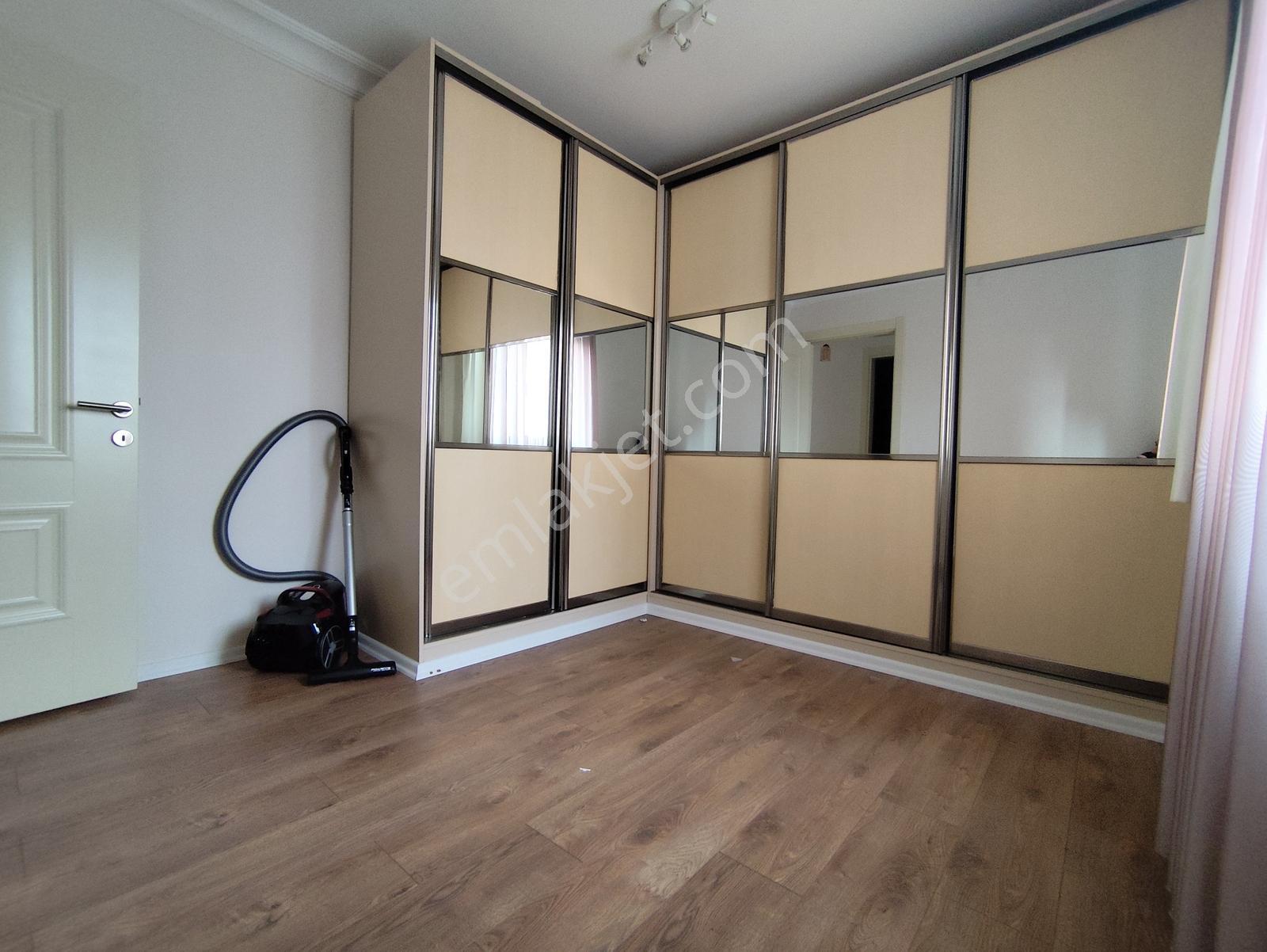 İzmit Yahyakaptanda Eşsiz Eşyalı Kiralık Daire 3+1 - Görsel 22