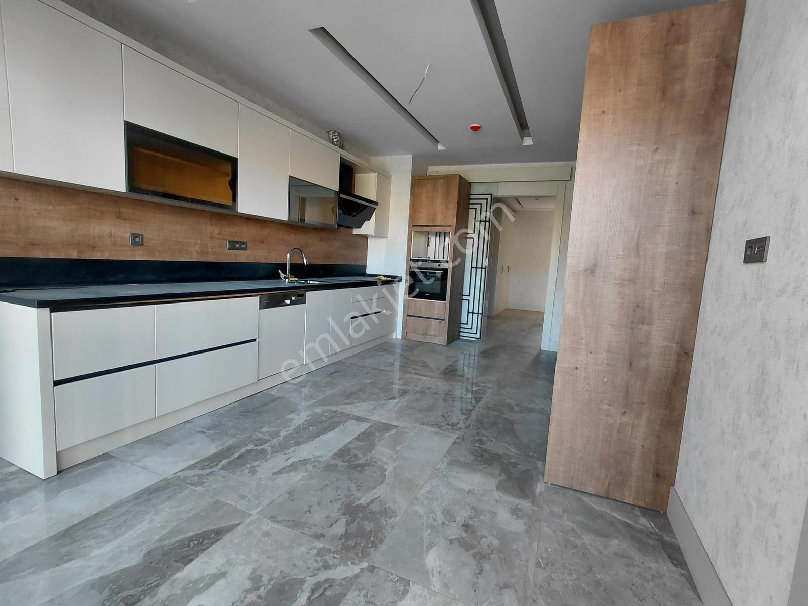 Yapay Göl Projeli 4,5+1 Full Yapılı Tam Donanımlı Sitede - Görsel 3