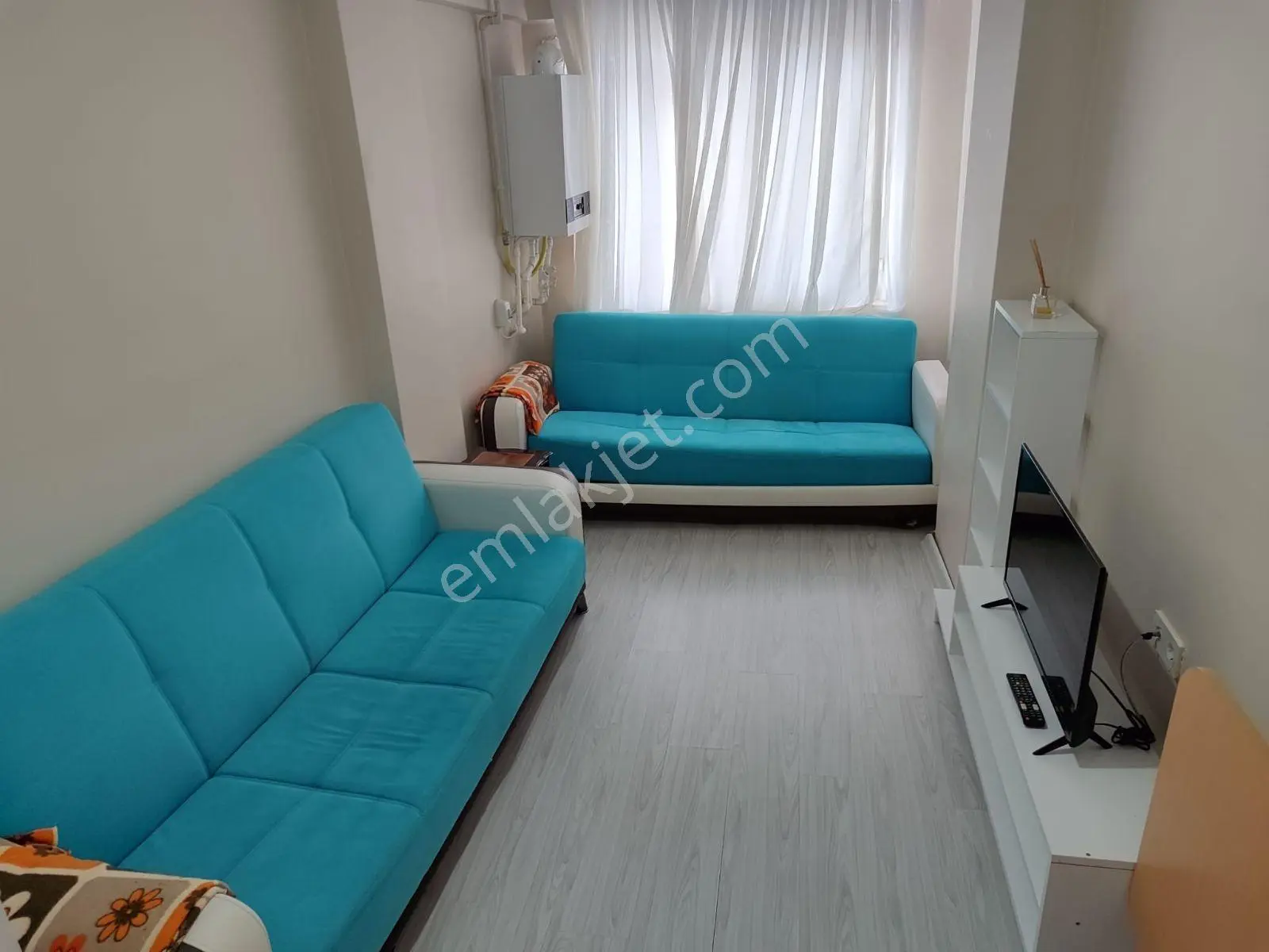 Asel'den Meydan-dablak Çok Nezih Asansörlü 1+1 Daire