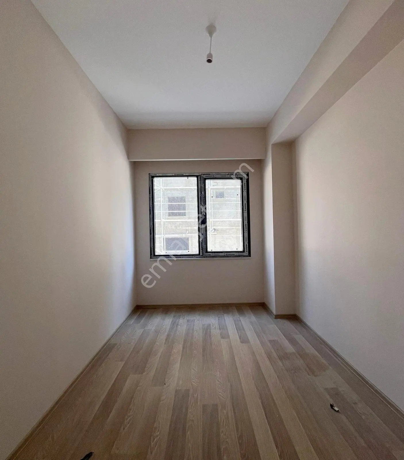 Kod 2197 Ekşioğlu Mah. Caddeye Yürüme Mesafesinde 2+1 Kiralık - Görsel 2