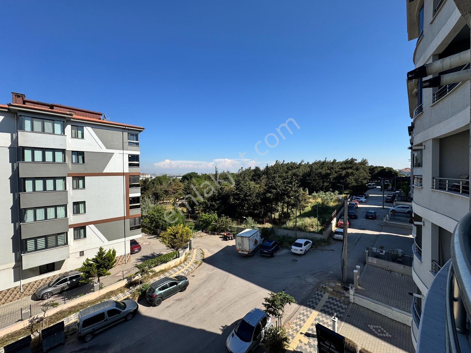 Sevinç'ten Paşakent Mahallesinde Eşyalı Kiralık 1+1 - Görsel 3
