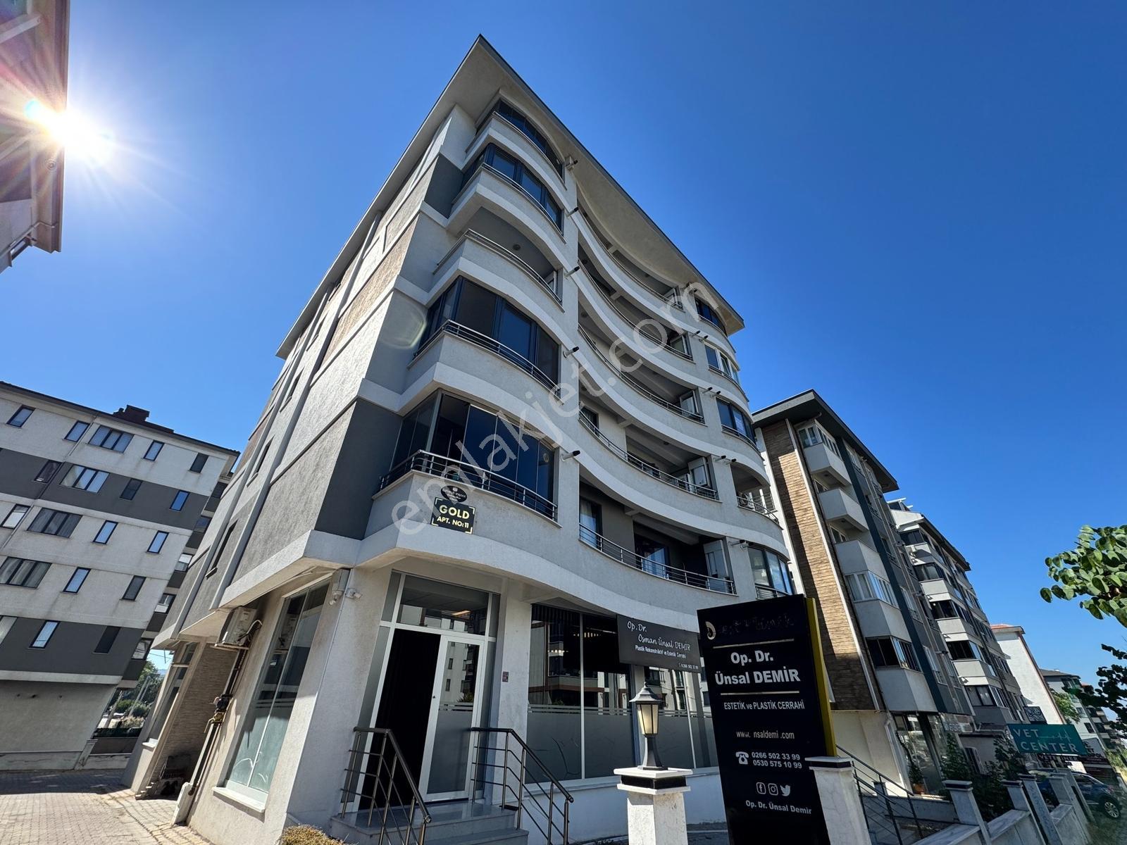 Sevinç'ten Paşakent Mahallesinde Eşyalı Kiralık 1+1 - Görsel 35