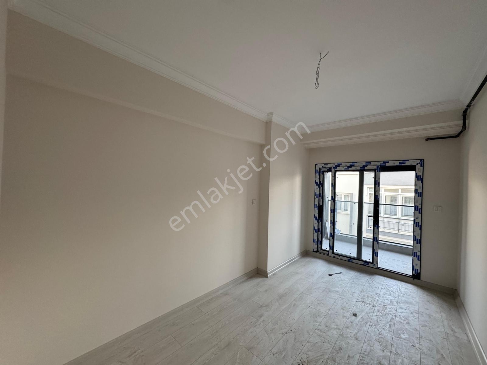 Yeni Girne Caddesinde Prestijli Binada Satılık 2+1 Daire - Görsel 24