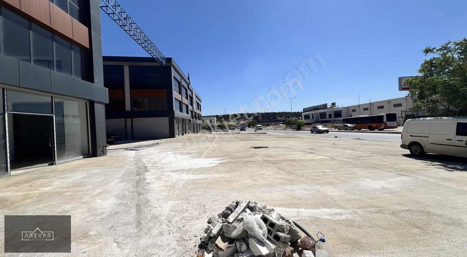 Arevar Dan Aydınlar Da Cadde Üstü Cephesi Açık Kiralık Dükkan - Görsel 5