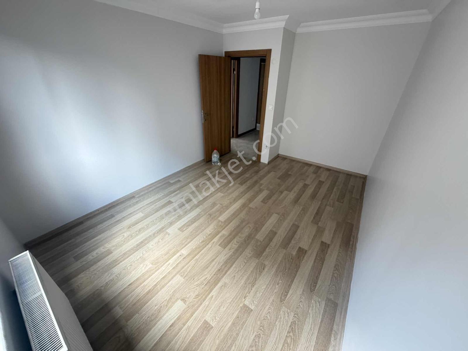 Silah Tarağa Tüneli Girişinde, Asansörlü, Balkonlu 2+1 Kiralık - Görsel 14