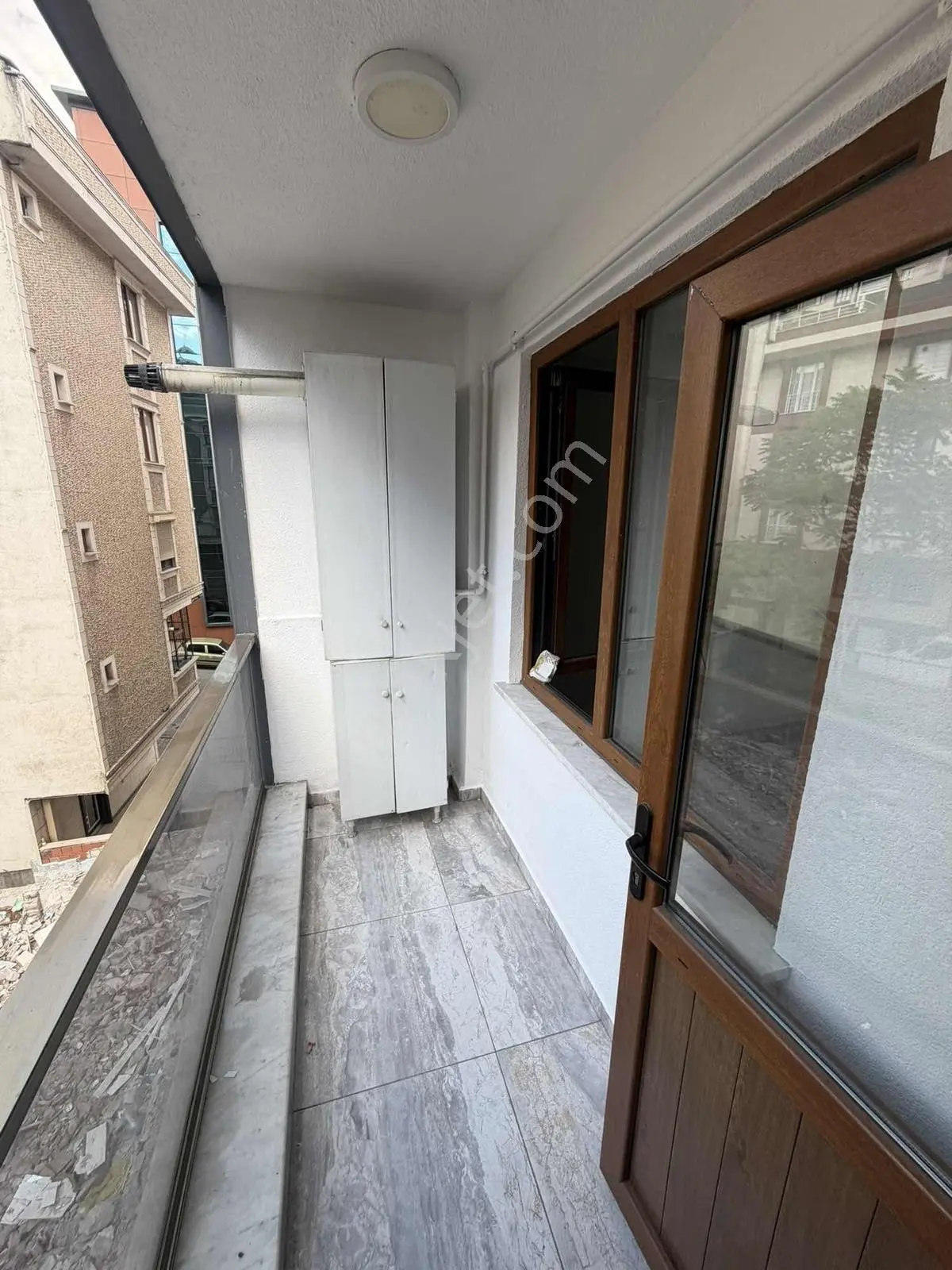 Silah Tarağa Tüneli Girişinde, Asansörlü, Balkonlu 2+1 Kiralık - Görsel 2
