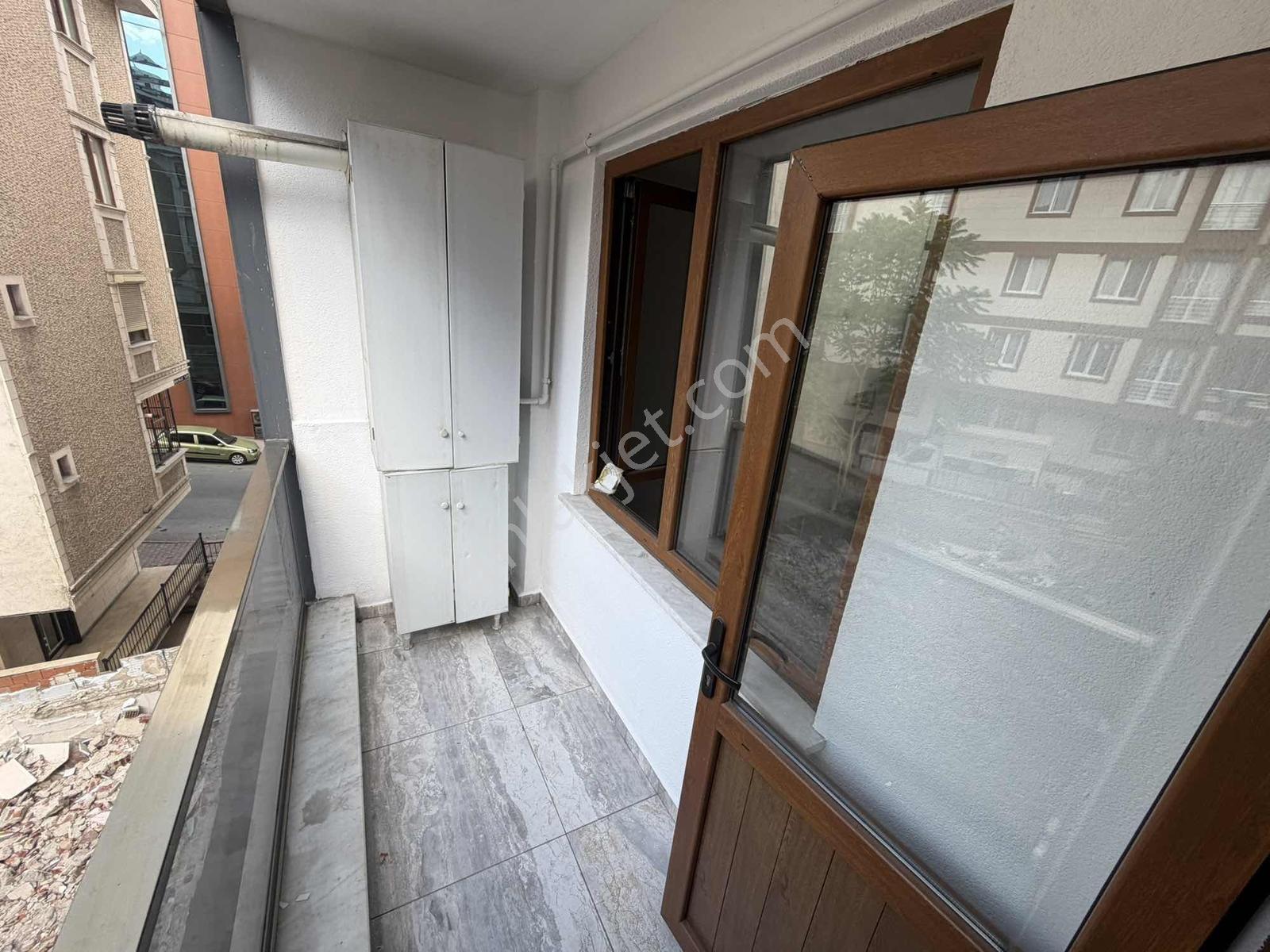 Silah Tarağa Tüneli Girişinde, Asansörlü, Balkonlu 2+1 Kiralık - Görsel 10