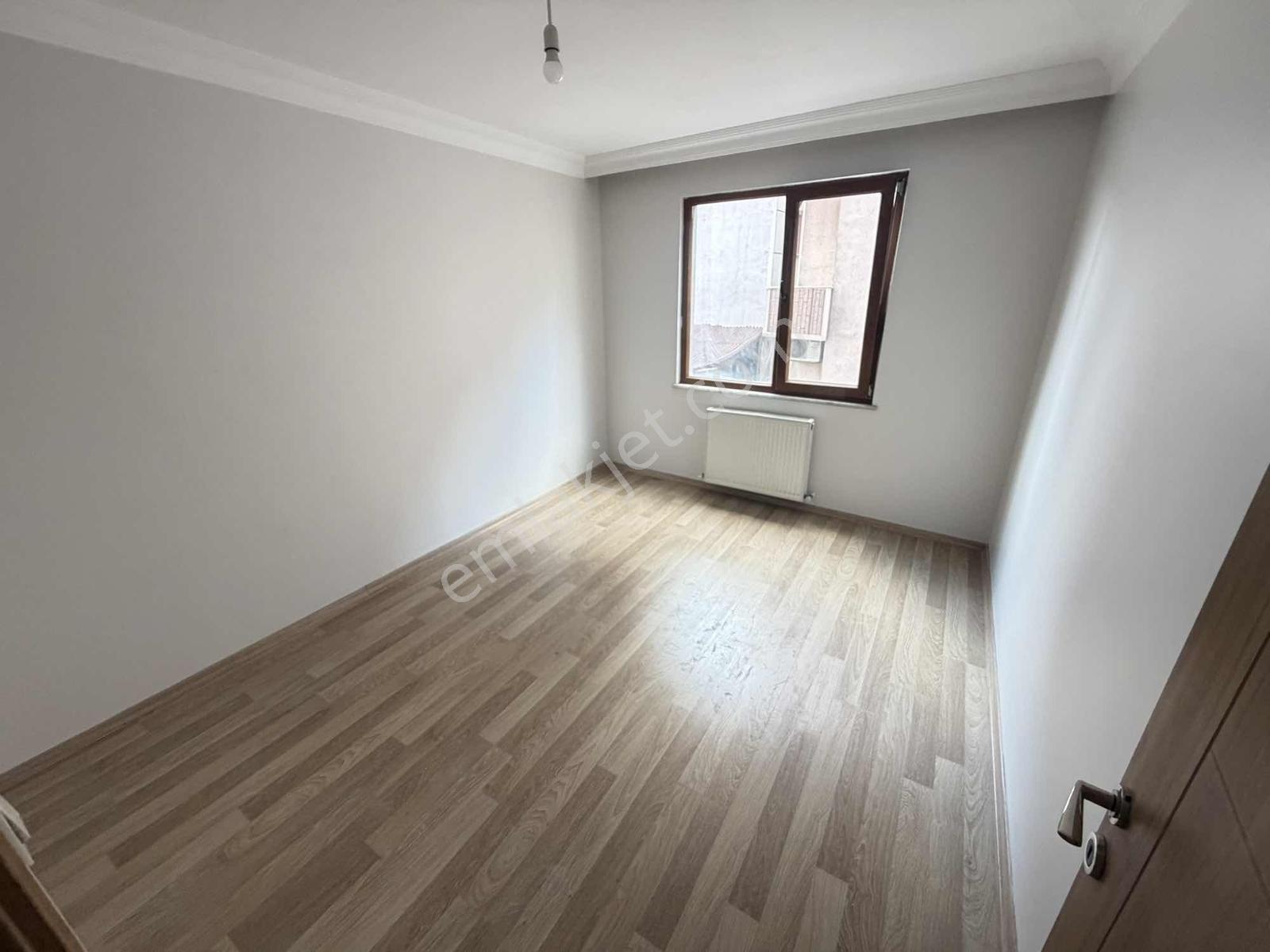 Silah Tarağa Tüneli Girişinde, Asansörlü, Balkonlu 2+1 Kiralık - Görsel 6