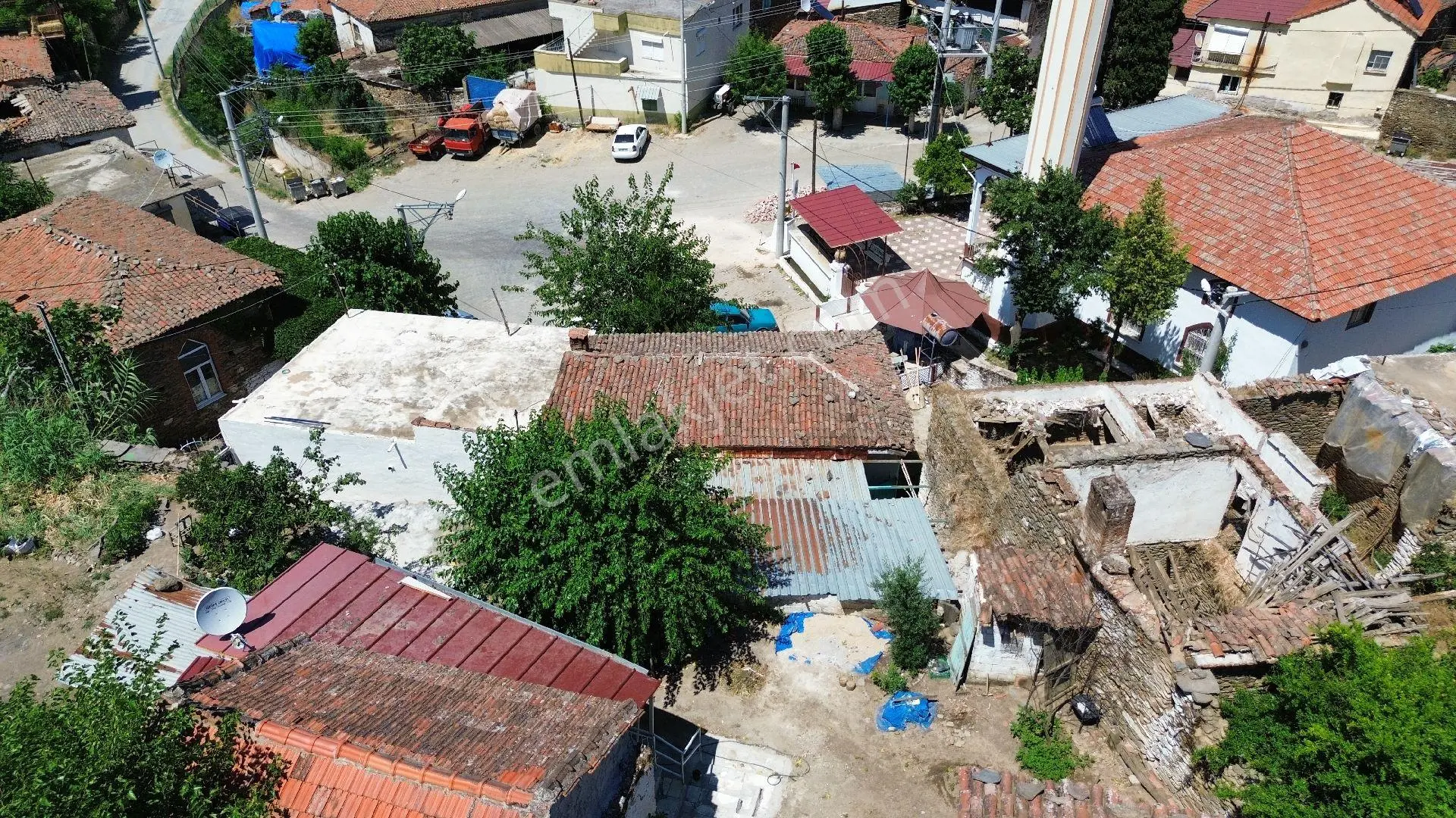 İzmir Tire Sb Emlak'tan Çiniyeri Mah. Satılık Köy Evi - Görsel 3