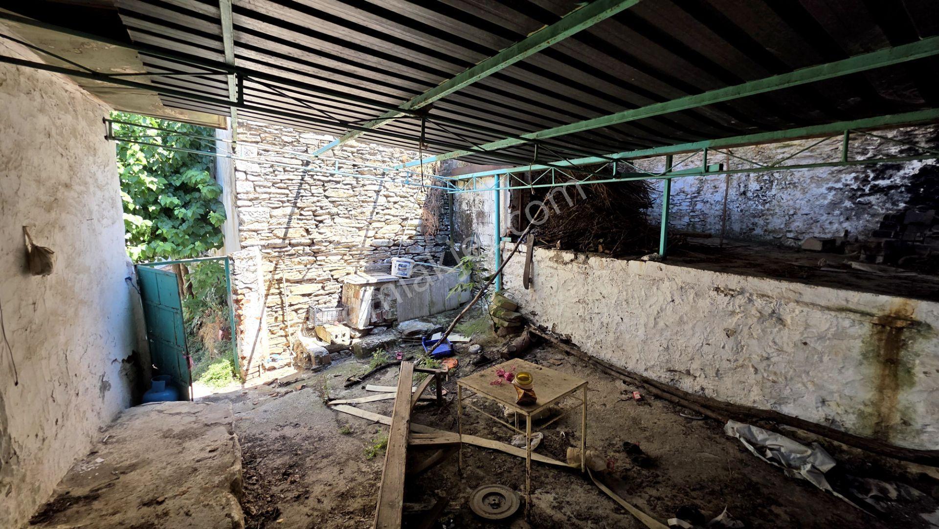 İzmir Tire Sb Emlak'tan Çiniyeri Mah. Satılık Köy Evi - Görsel 8