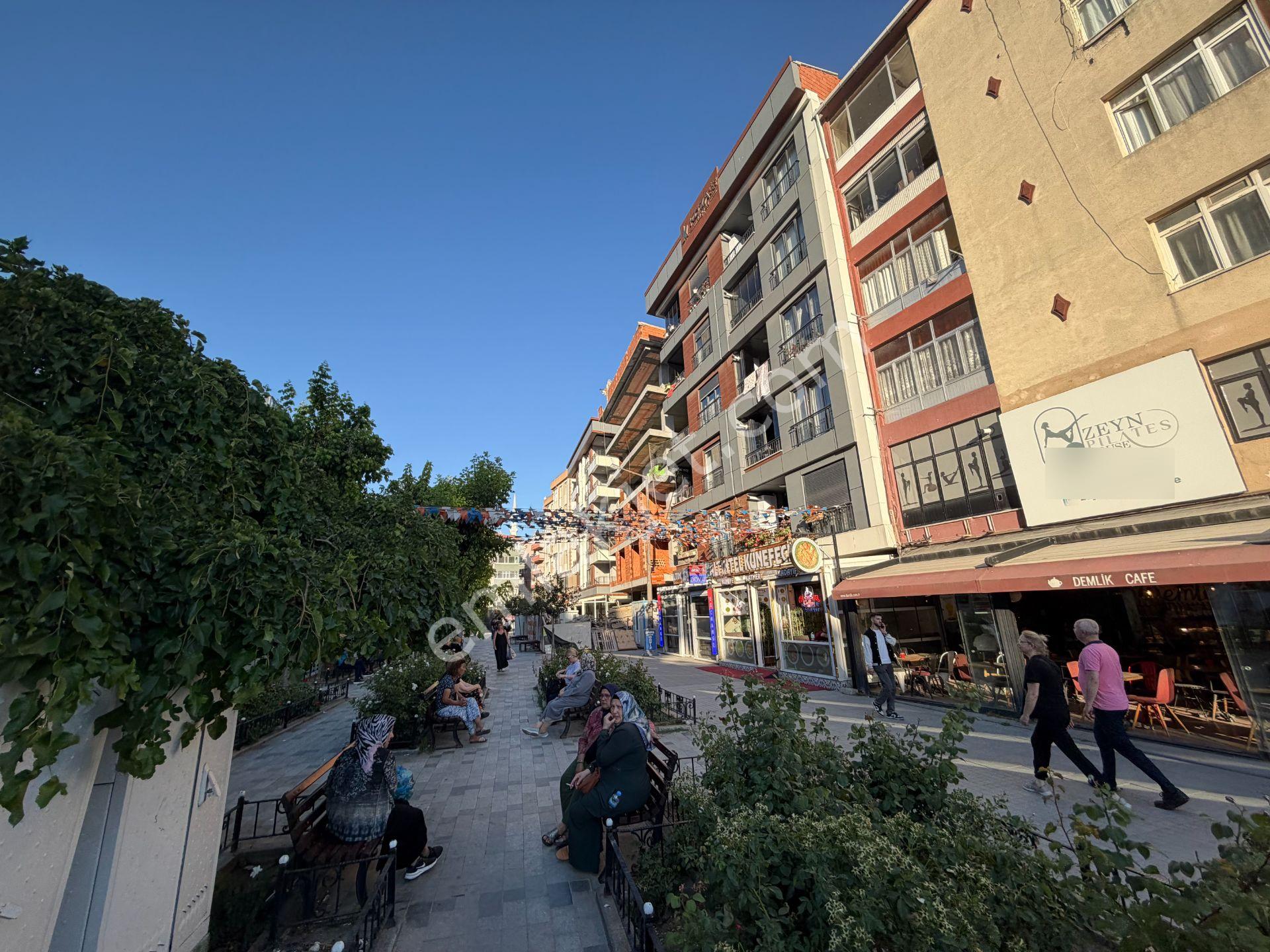 Meral R1869 Hürriyet Meydan Yeni 2yaş Geniş 2+1 Ön Cephe Ara Kat - Görsel 34
