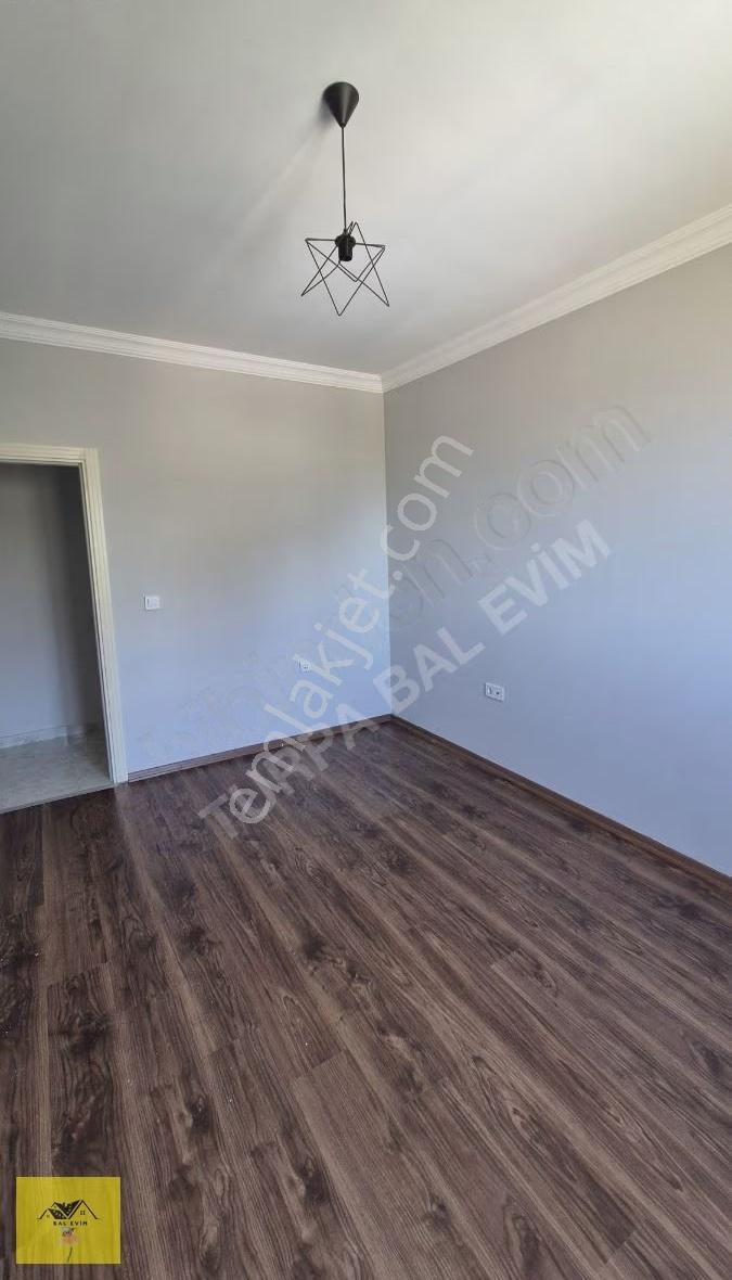 Çiğli Evka 5 Site İçerisinde 2+1