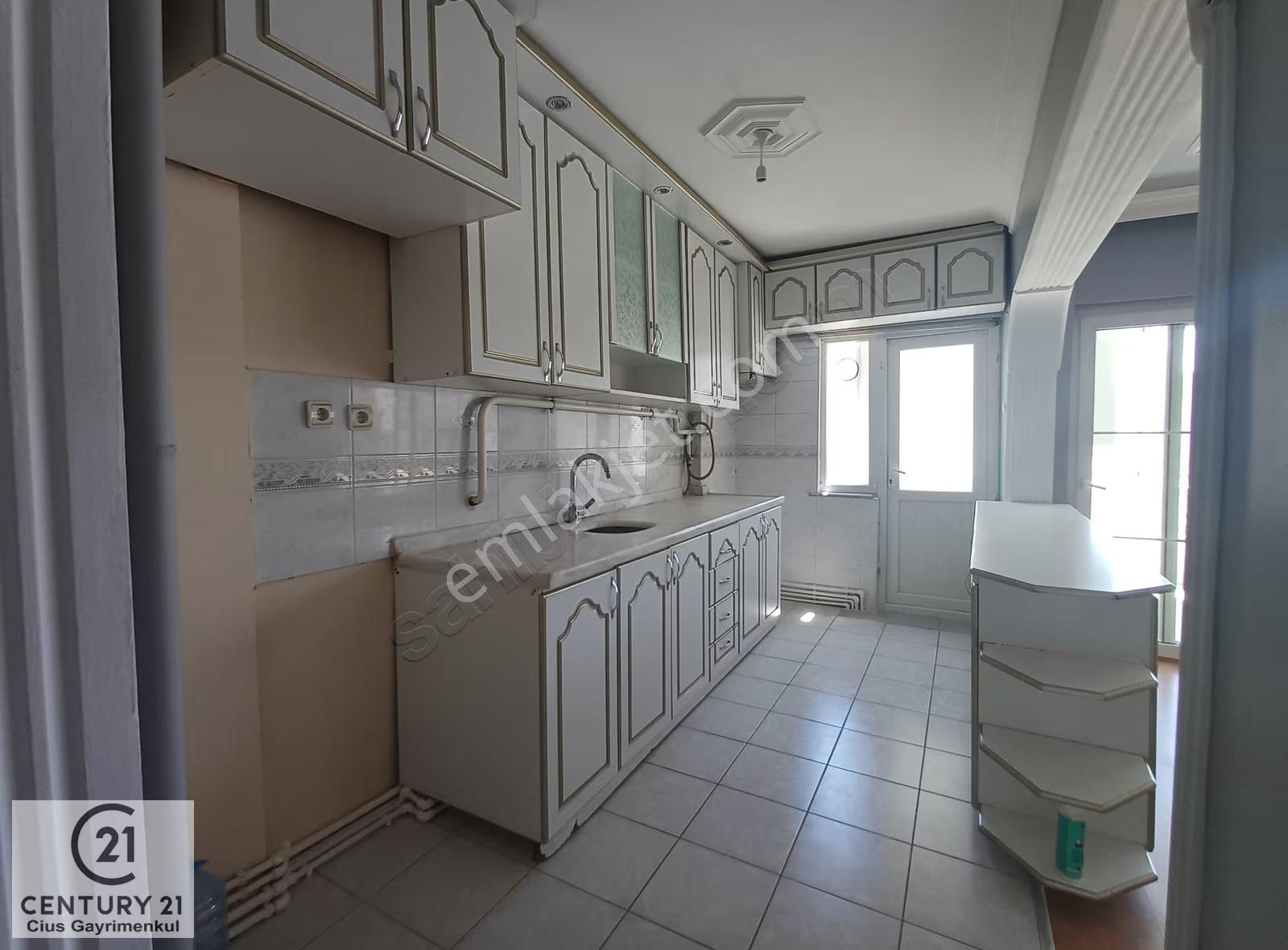 C21 Cius; Cumhuriyet'te 3+1 Arakat Deniz Manzaralı Kiralık Daire - Görsel 11