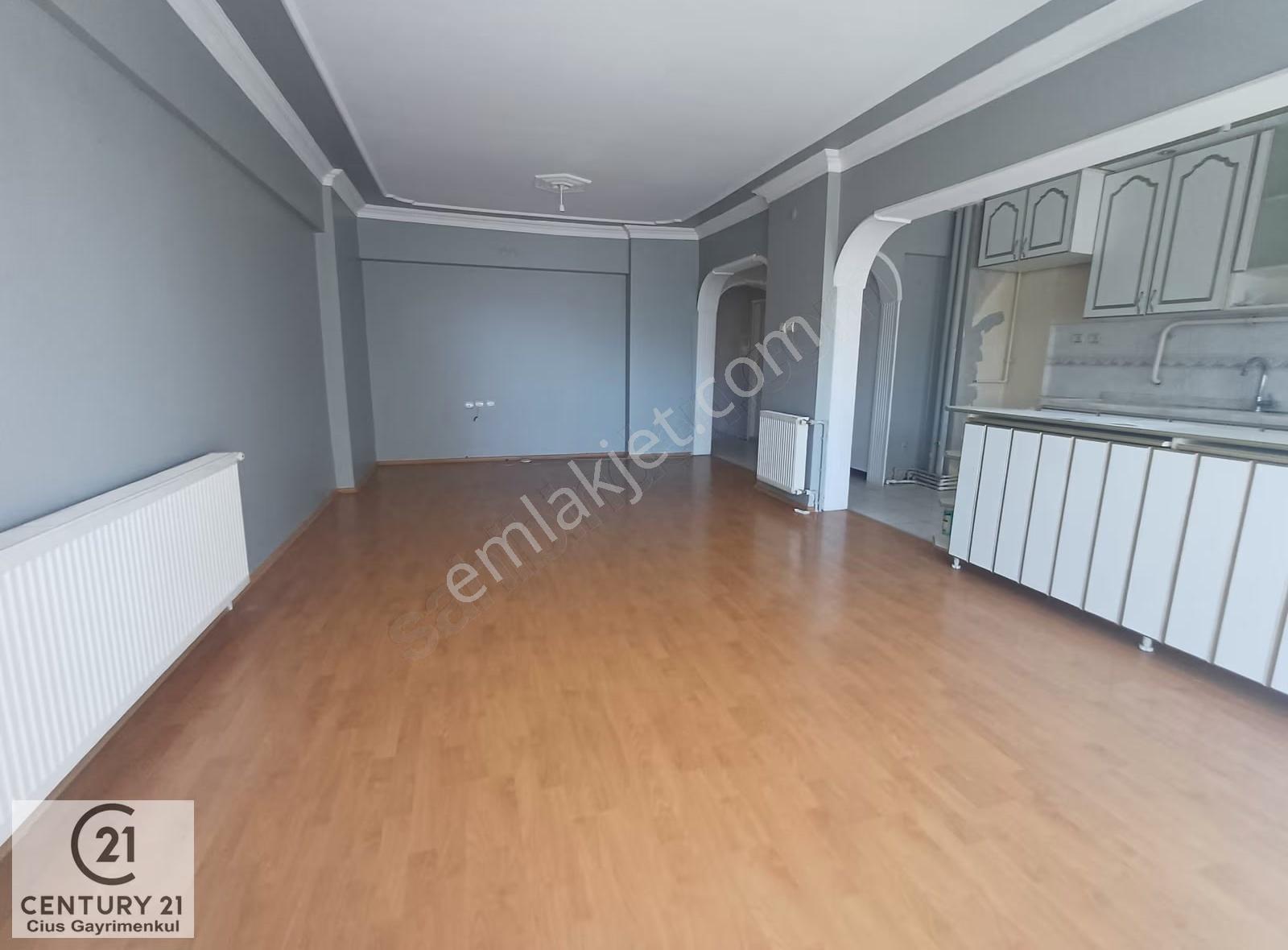 C21 Cius; Cumhuriyet'te 3+1 Arakat Deniz Manzaralı Kiralık Daire - Görsel 5