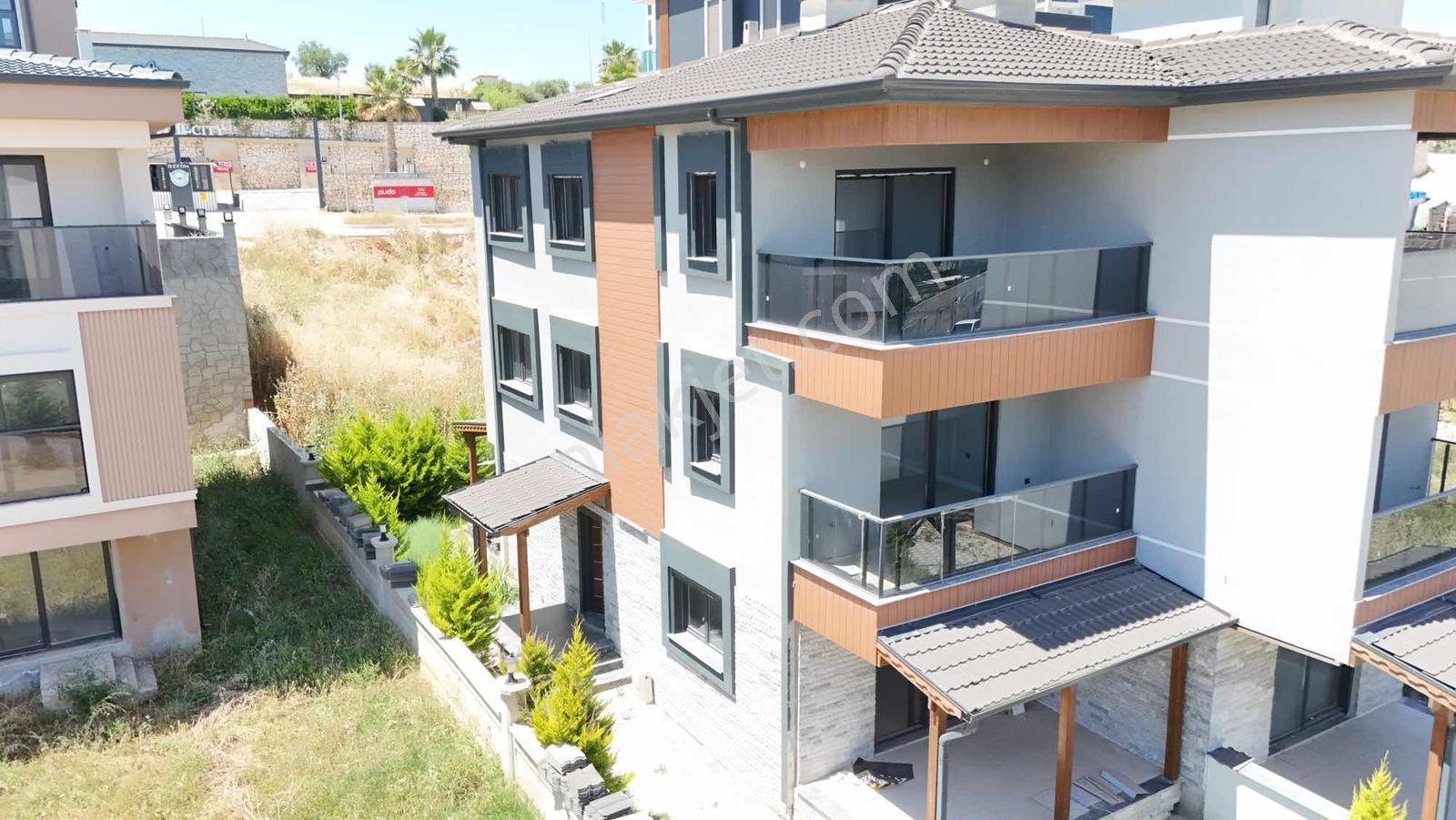 Torbalı Ayrancılar İnönü Mah.satılık Tripleks Villa