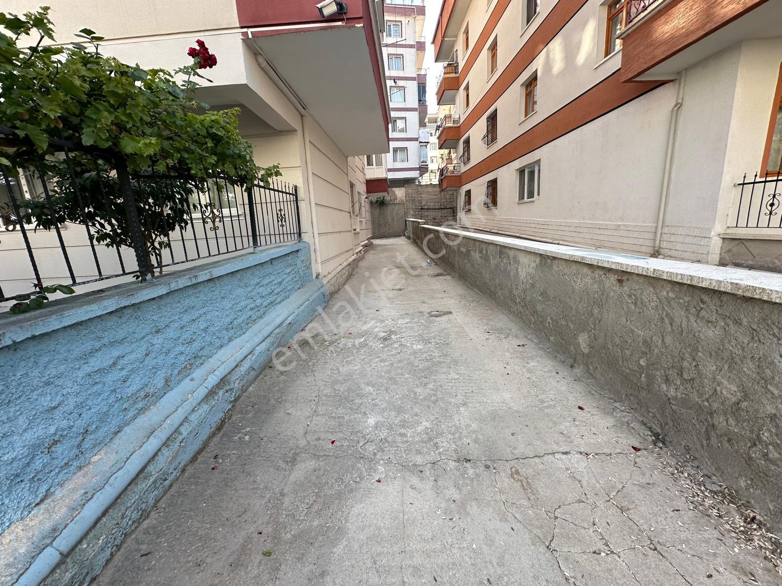 Alsancak'ta 3+1 Ful Yapılı Ters Dubleks 3+1 Yüksek Giriş - Görsel 28