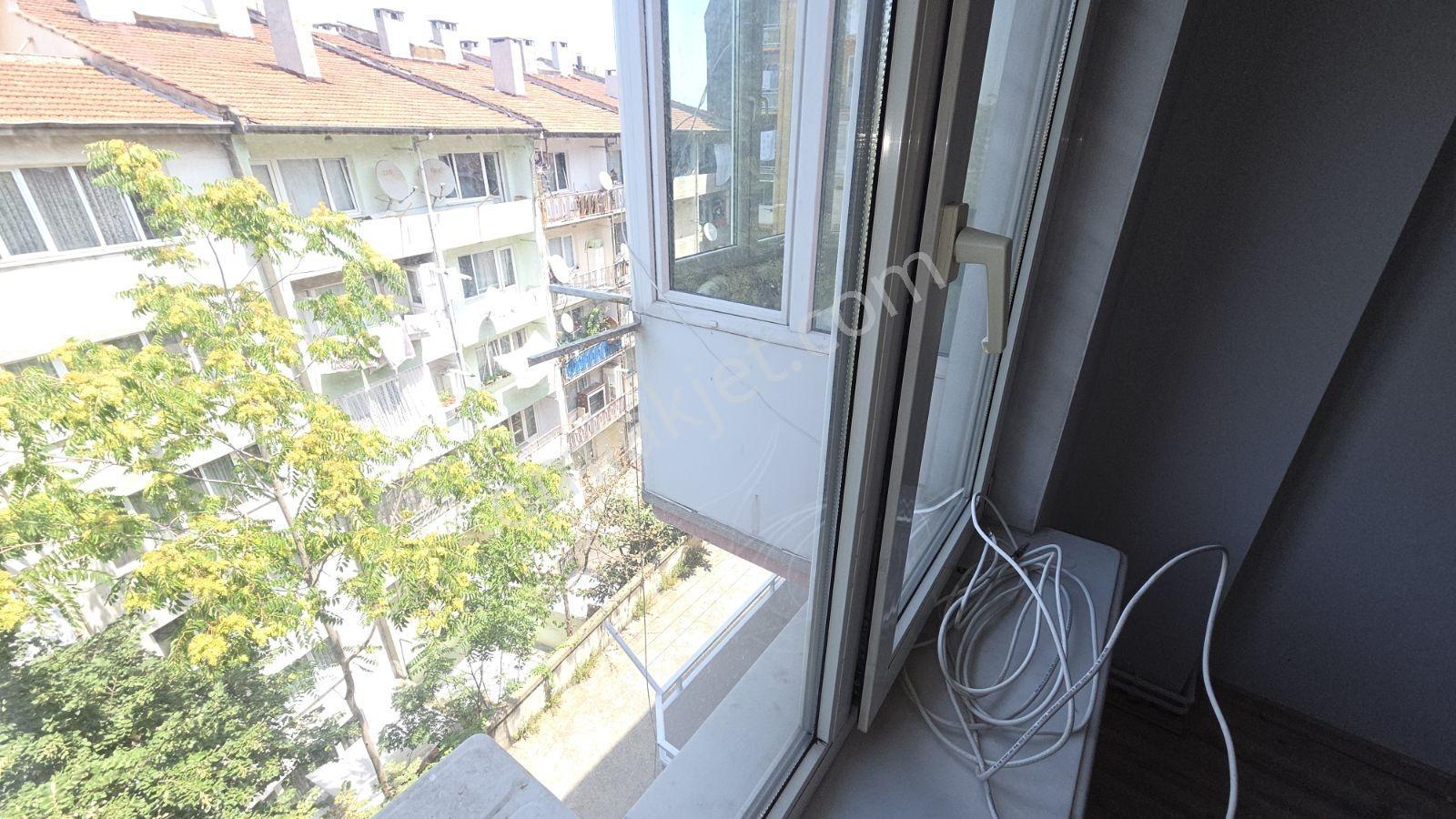 Valilik Arkası 2+1 Metro Dibi Arakat Bakımlı Lüks - Görsel 4