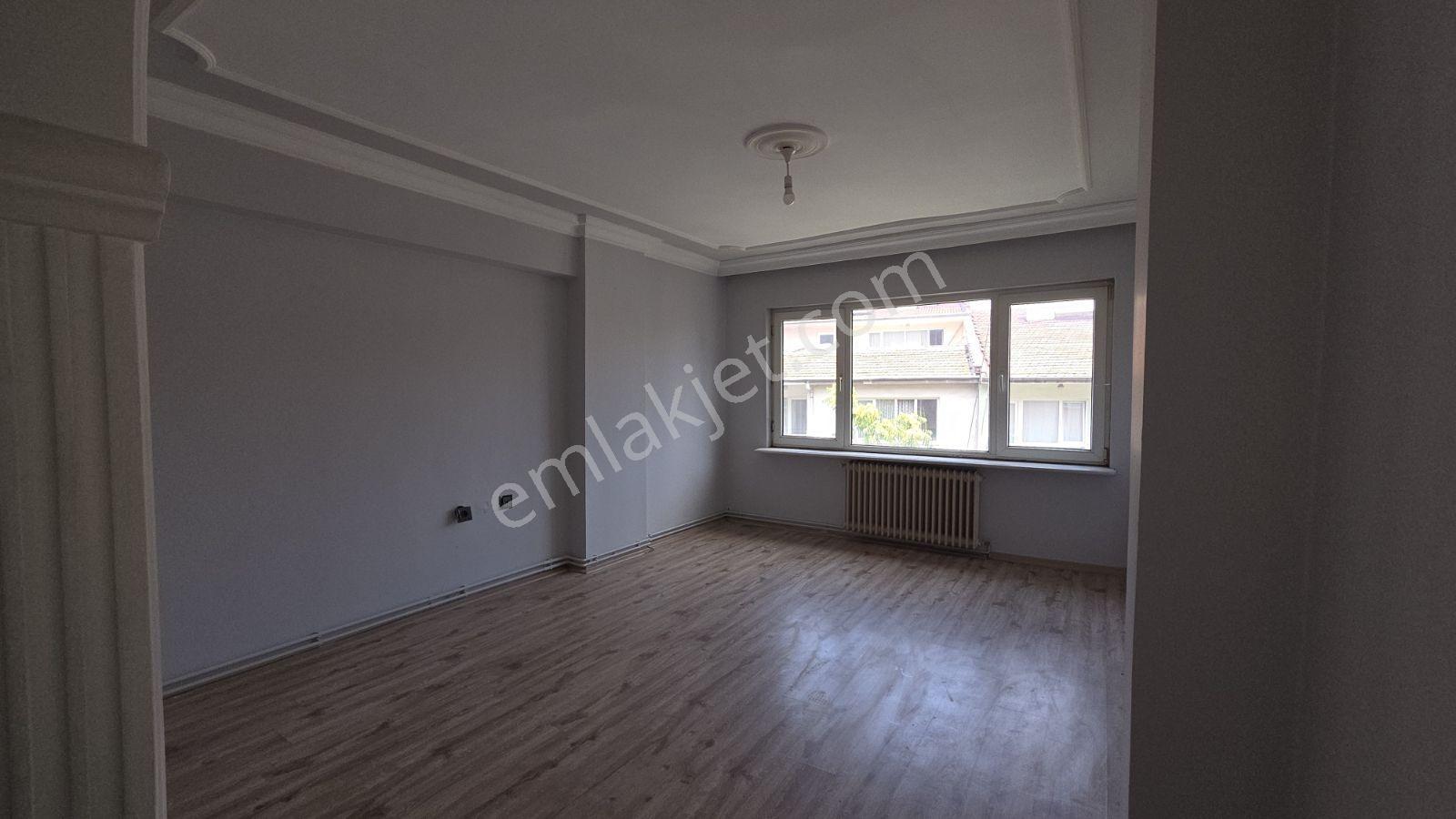 Valilik Arkası 2+1 Metro Dibi Arakat Bakımlı Lüks