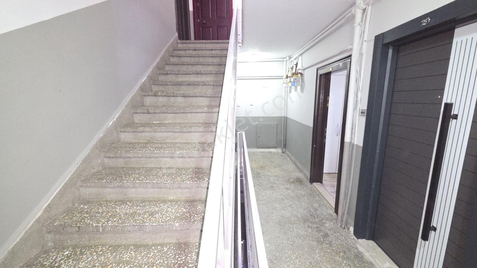 Valilik Arkası 2+1 Metro Dibi Arakat Bakımlı Lüks - Görsel 16
