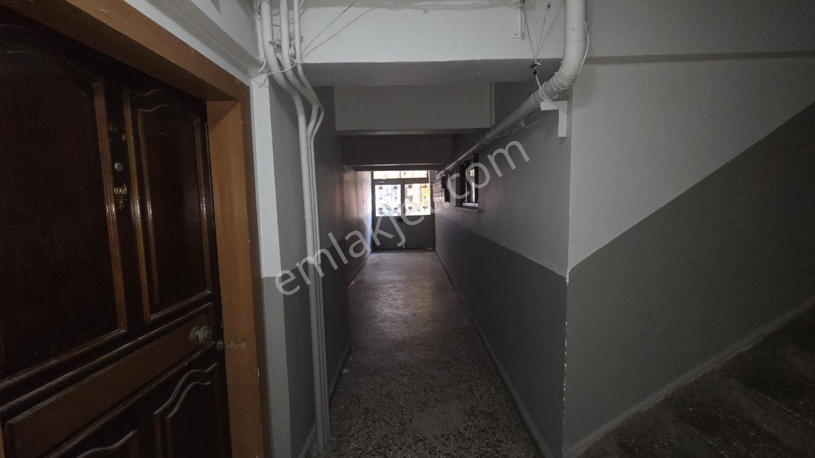 Valilik Arkası 2+1 Metro Dibi Arakat Bakımlı Lüks - Görsel 13